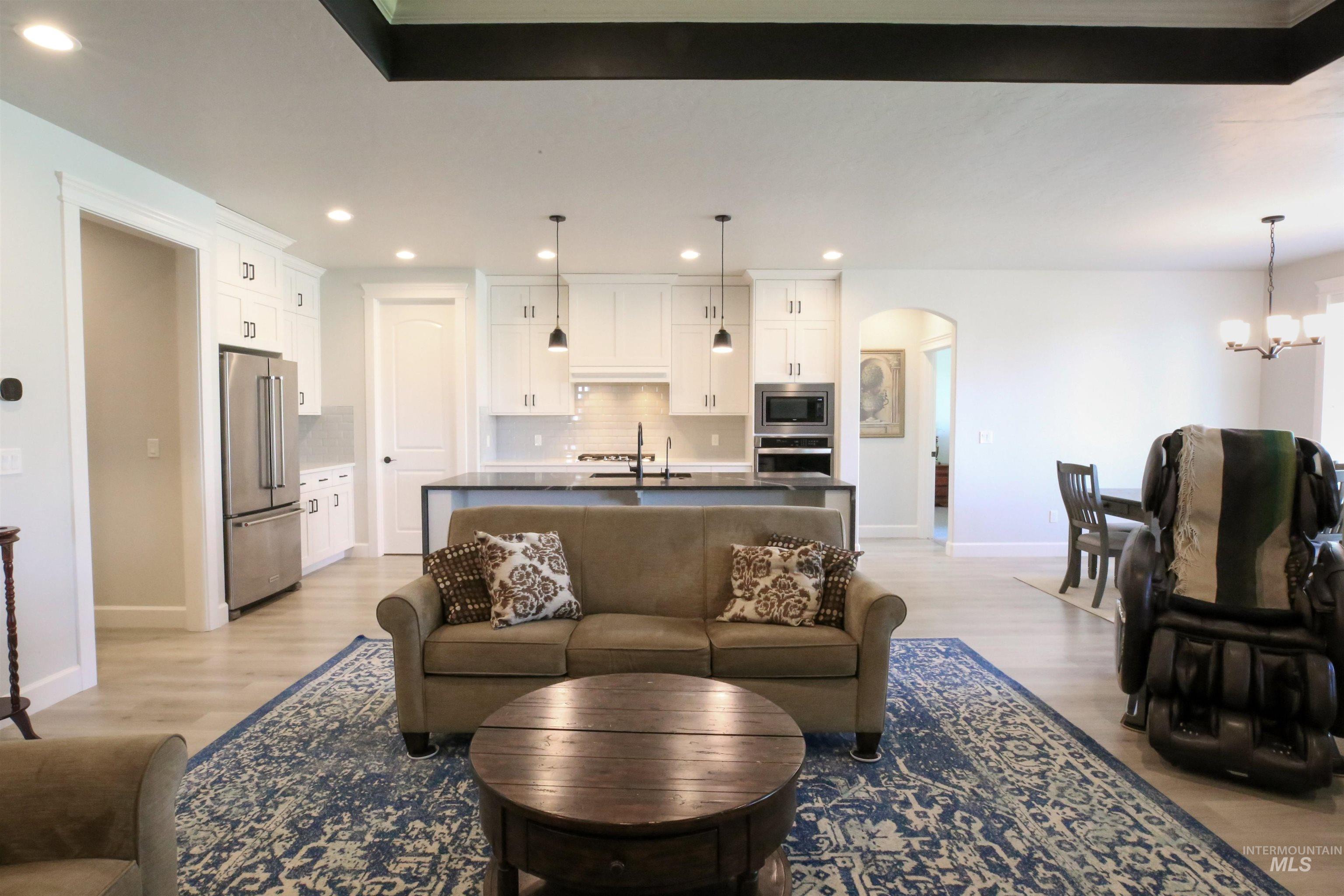 3824 W Lesina Dr., Meridian, Idaho 83646, 3 Bedrooms, 2 Bathrooms, Residential For Sale, Price $674,900, 98979246