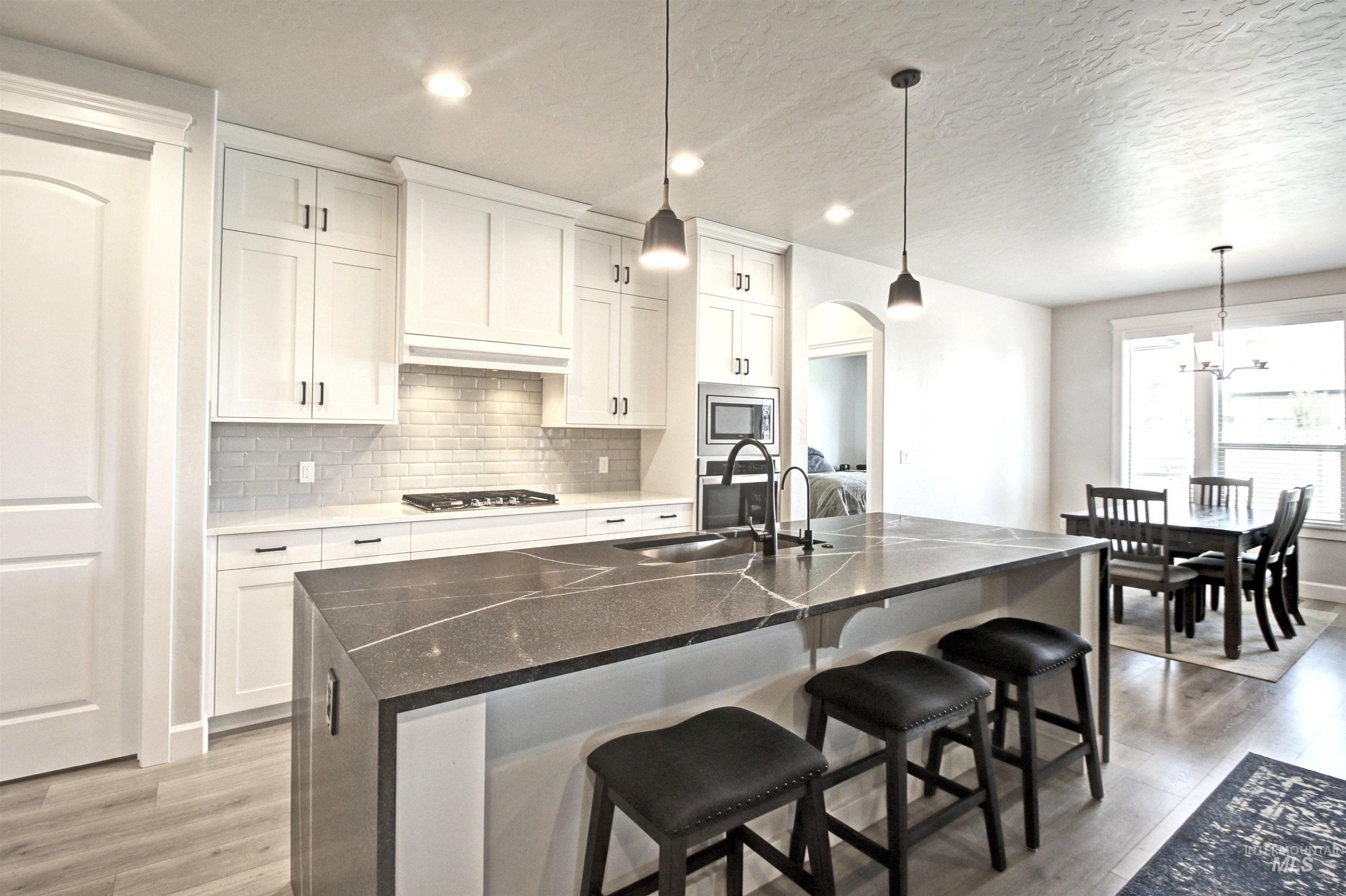 3824 W Lesina Dr., Meridian, Idaho 83646, 3 Bedrooms, 2 Bathrooms, Residential For Sale, Price $674,900, 98979246