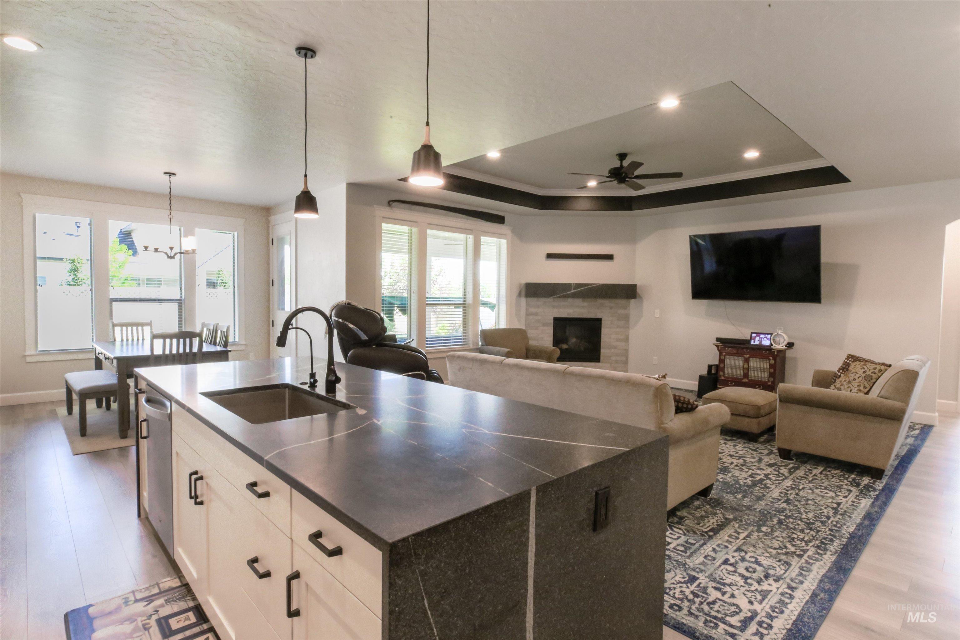 3824 W Lesina Dr., Meridian, Idaho 83646, 3 Bedrooms, 2 Bathrooms, Residential For Sale, Price $674,900, 98979246