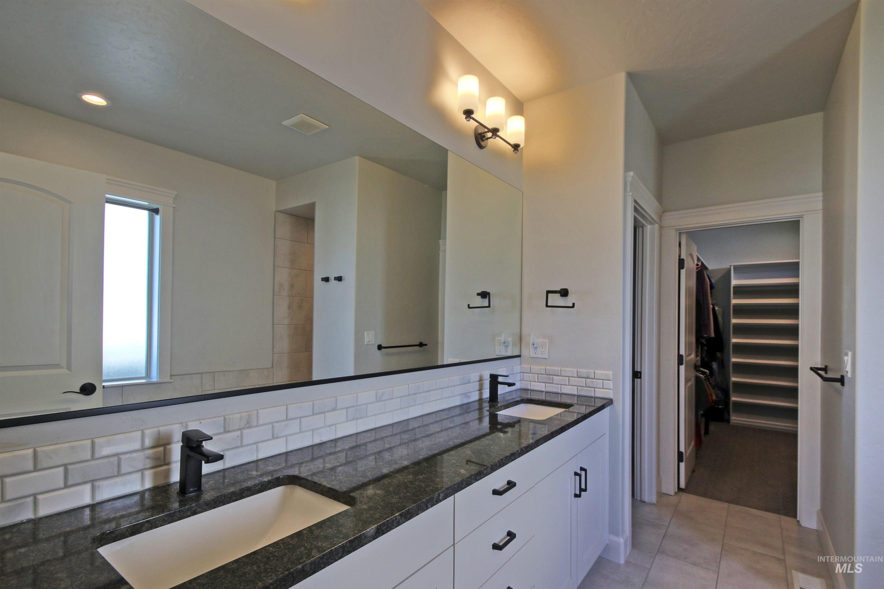 3824 W Lesina Dr., Meridian, Idaho 83646, 3 Bedrooms, 2 Bathrooms, Residential For Sale, Price $674,900, 98979246