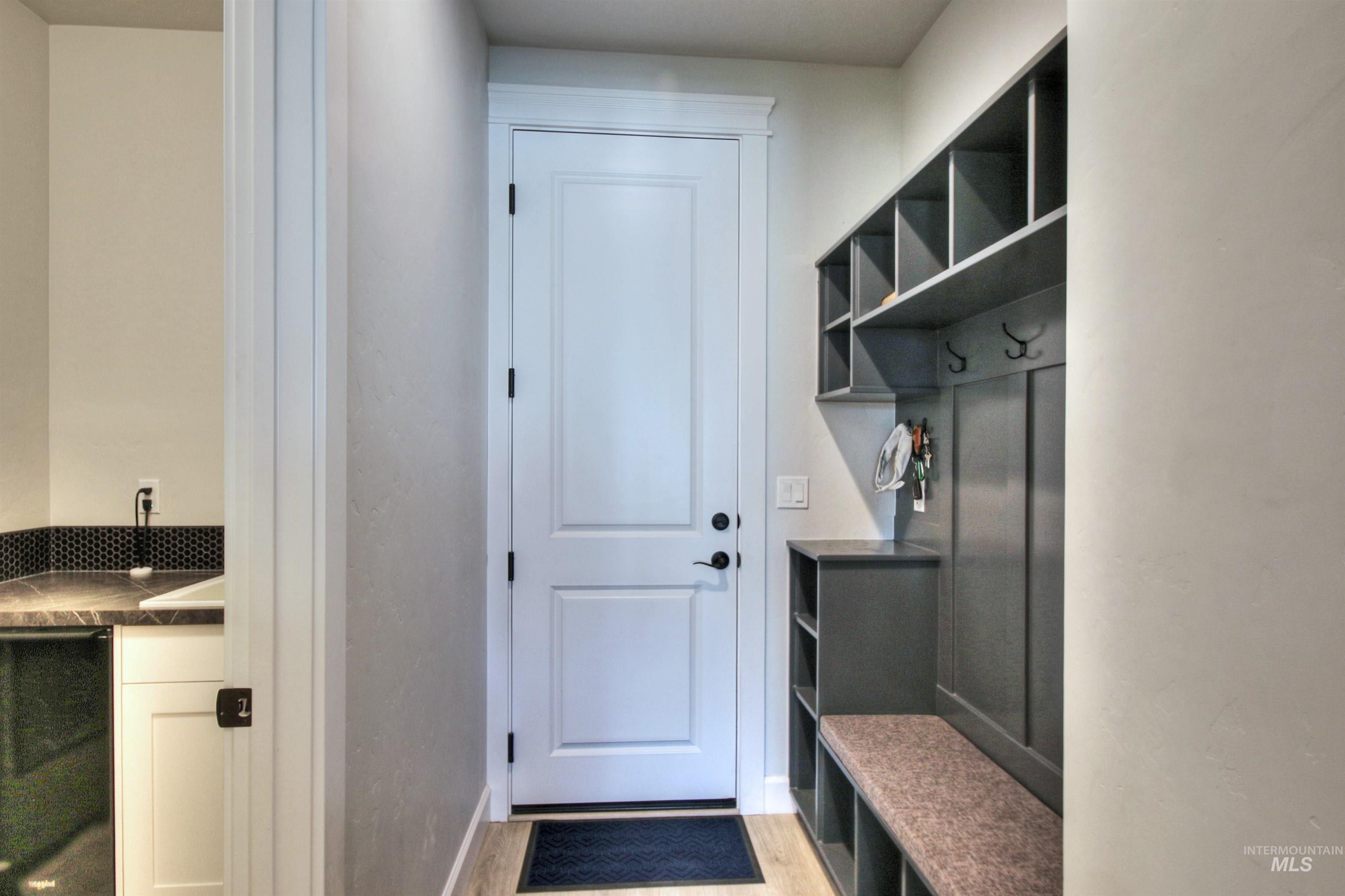 3824 W Lesina Dr., Meridian, Idaho 83646, 3 Bedrooms, 2 Bathrooms, Residential For Sale, Price $674,900, 98979246