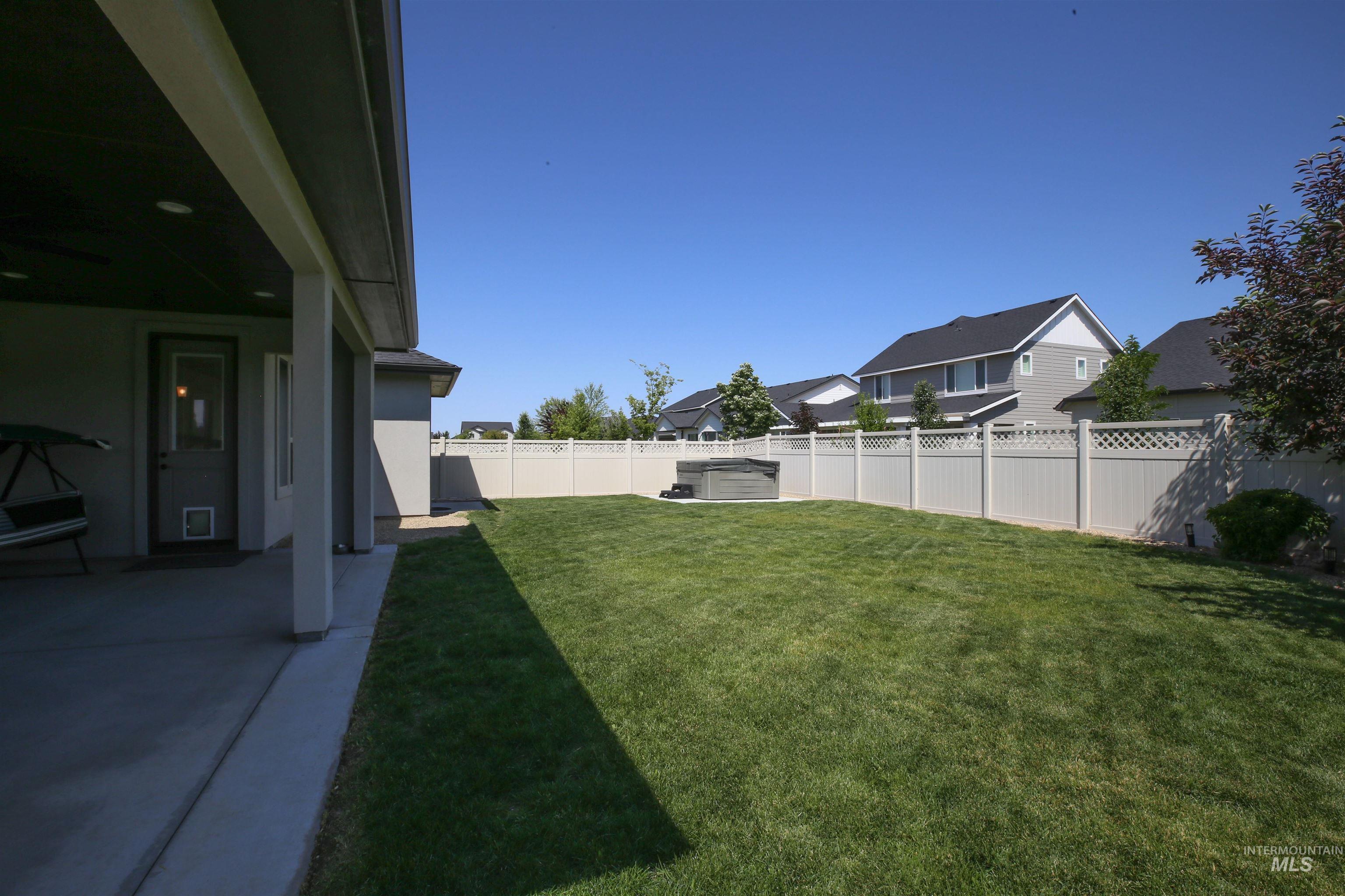 3824 W Lesina Dr., Meridian, Idaho 83646, 3 Bedrooms, 2 Bathrooms, Residential For Sale, Price $674,900, 98979246