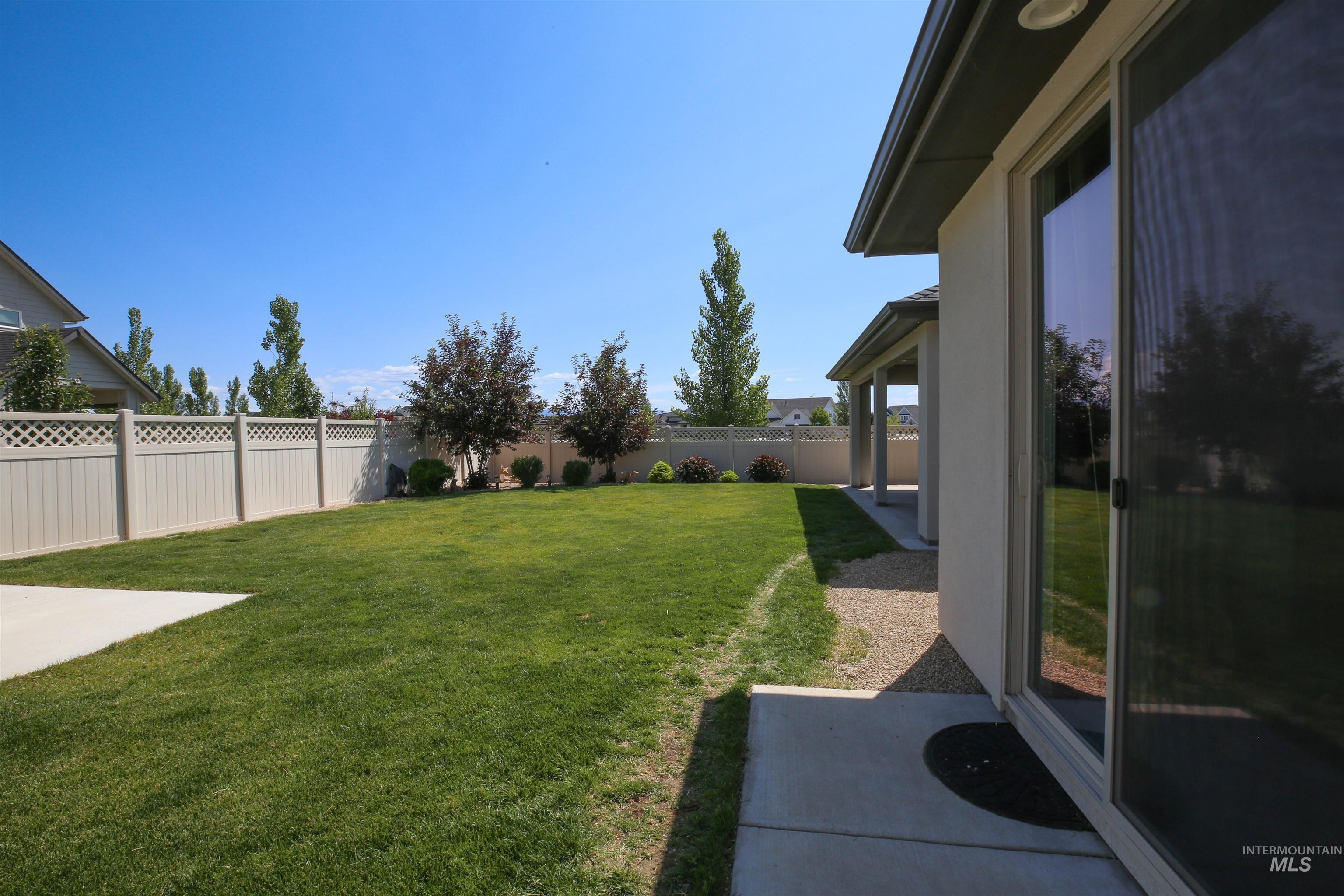 3824 W Lesina Dr., Meridian, Idaho 83646, 3 Bedrooms, 2 Bathrooms, Residential For Sale, Price $674,900, 98979246