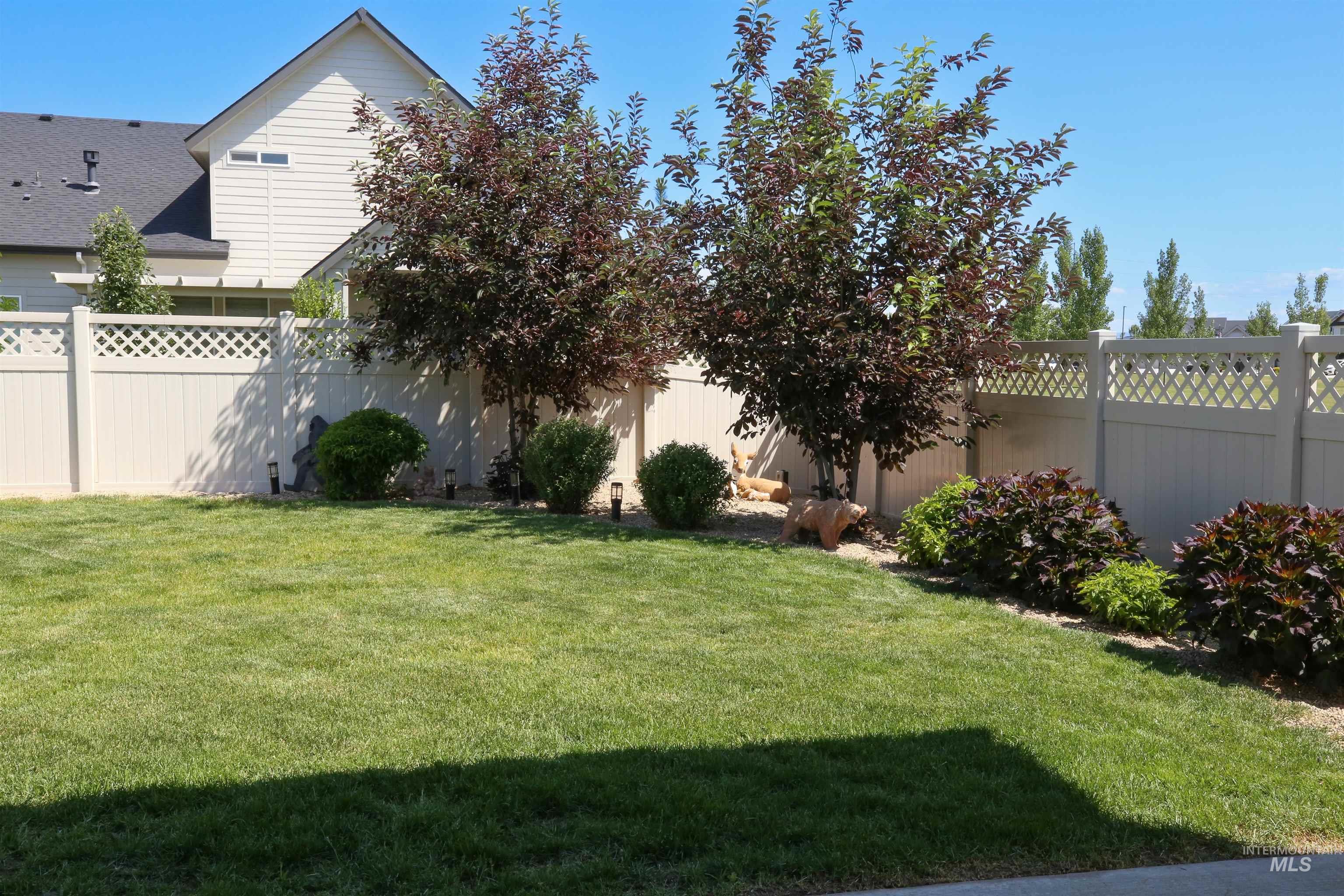 3824 W Lesina Dr., Meridian, Idaho 83646, 3 Bedrooms, 2 Bathrooms, Residential For Sale, Price $674,900, 98979246