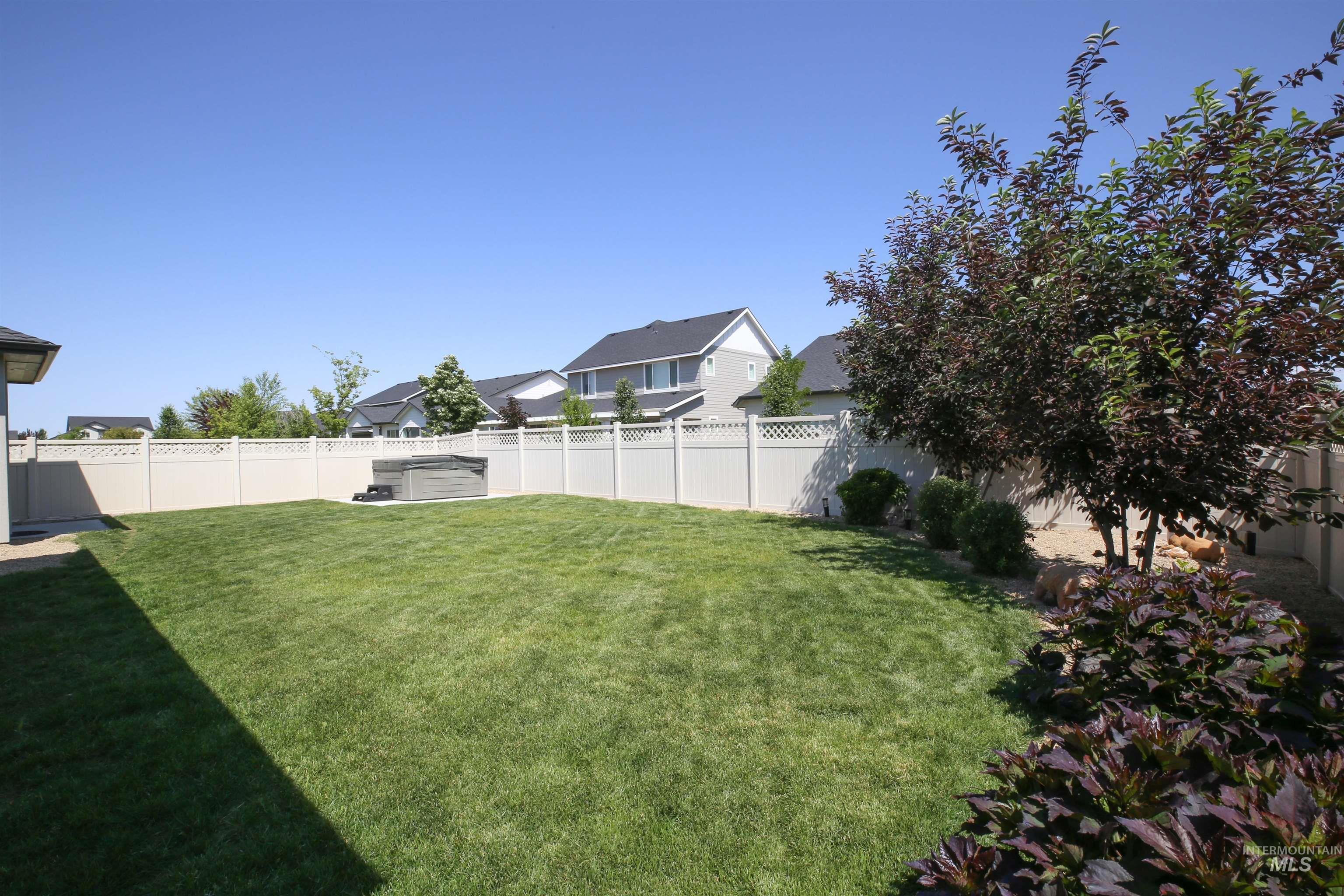 3824 W Lesina Dr., Meridian, Idaho 83646, 3 Bedrooms, 2 Bathrooms, Residential For Sale, Price $674,900, 98979246