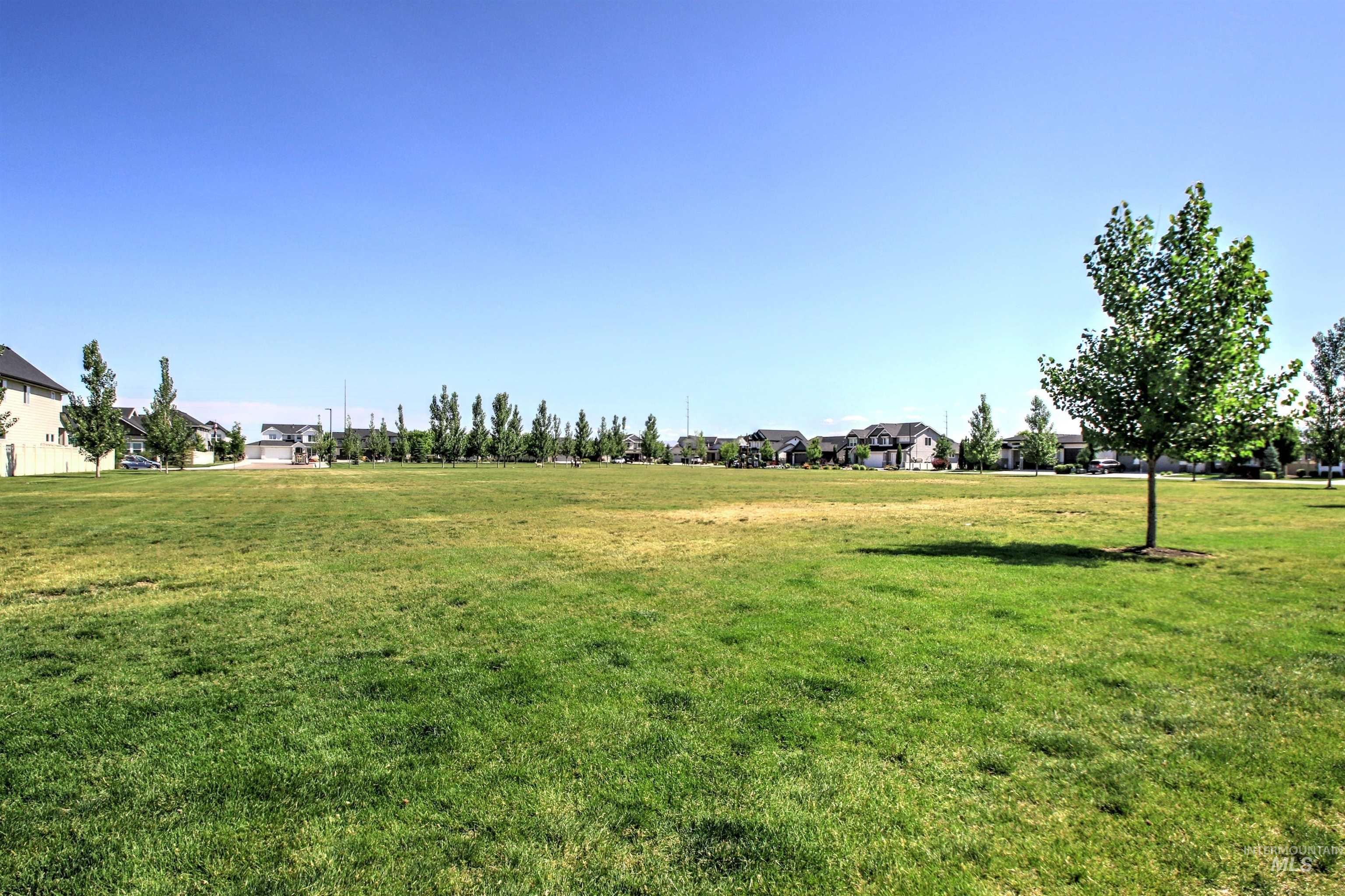 3824 W Lesina Dr., Meridian, Idaho 83646, 3 Bedrooms, 2 Bathrooms, Residential For Sale, Price $674,900, 98979246