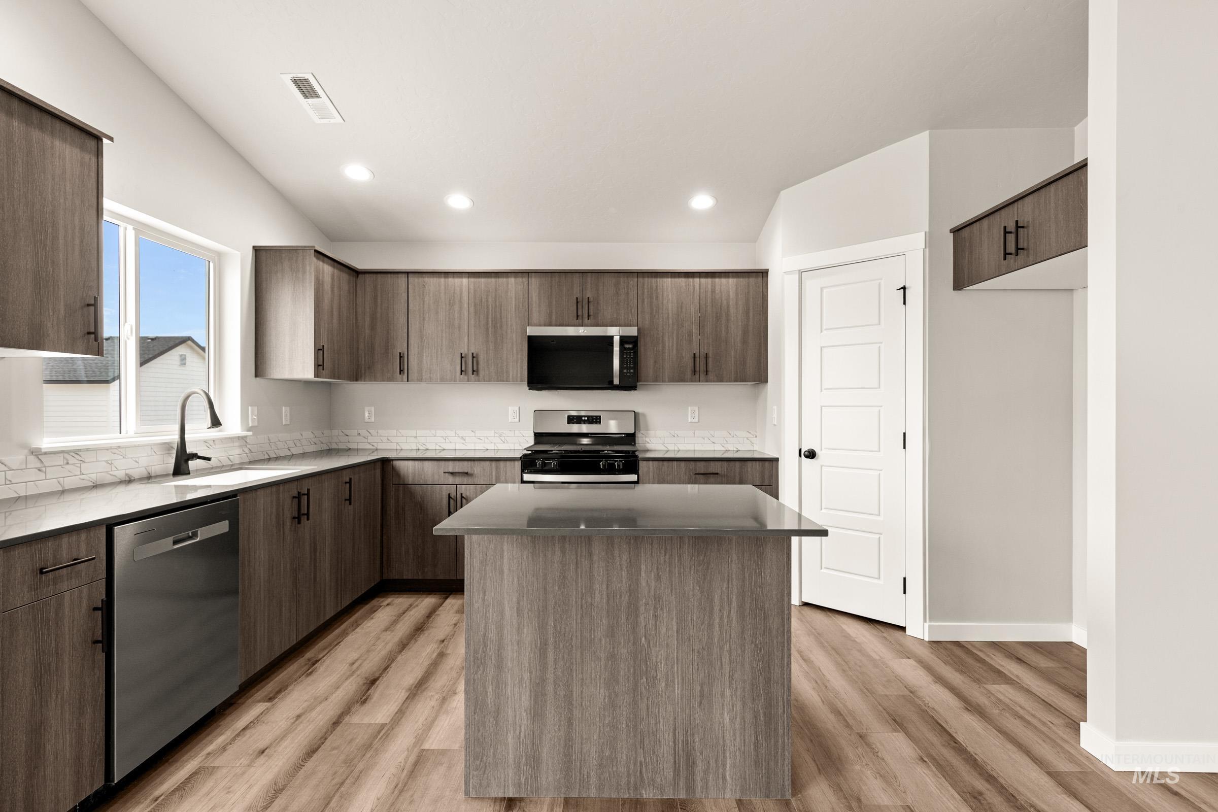 17719 N Boone Peak Ave, Nampa, Idaho 83687, 4 Bedrooms, 2 Bathrooms, Residential For Sale, Price $453,990, 98979247