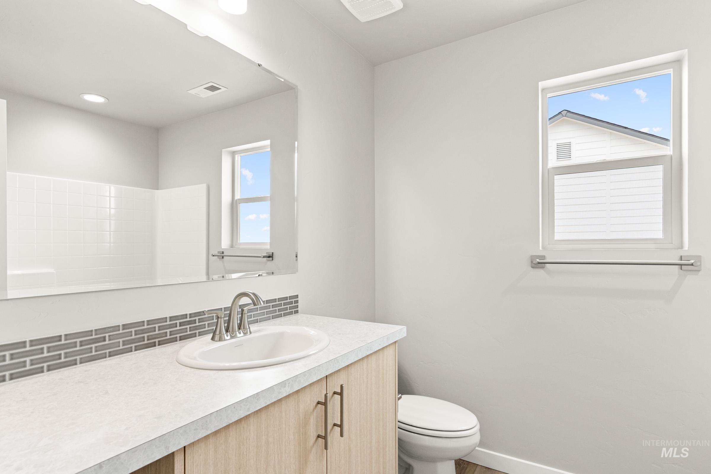 5242 E Phelps Lake Dr, Nampa, Idaho 83687, 5 Bedrooms, 2.5 Bathrooms, Residential For Sale, Price $567,990, 98979248