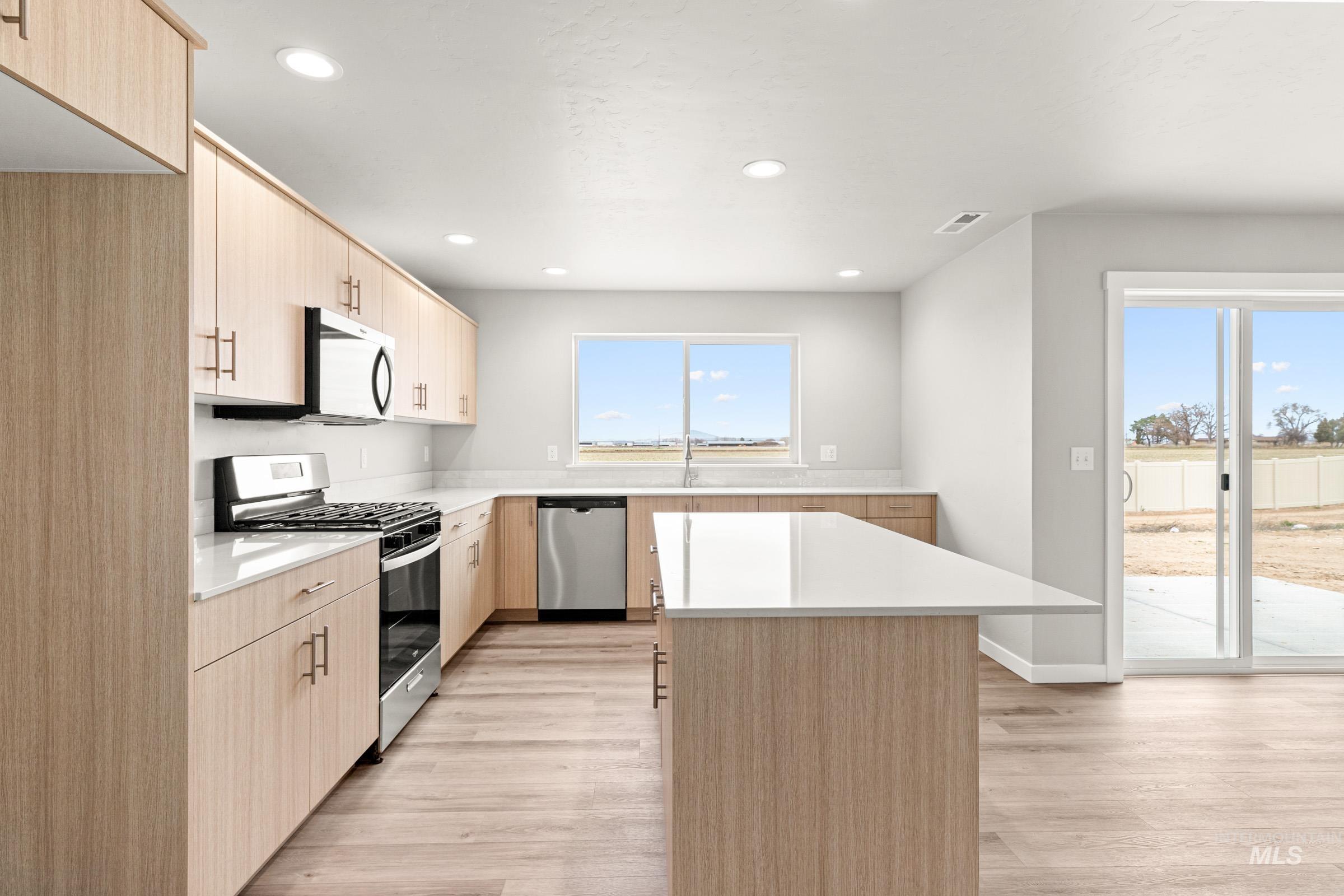 5242 E Phelps Lake Dr, Nampa, Idaho 83687, 5 Bedrooms, 2.5 Bathrooms, Residential For Sale, Price $567,990, 98979248