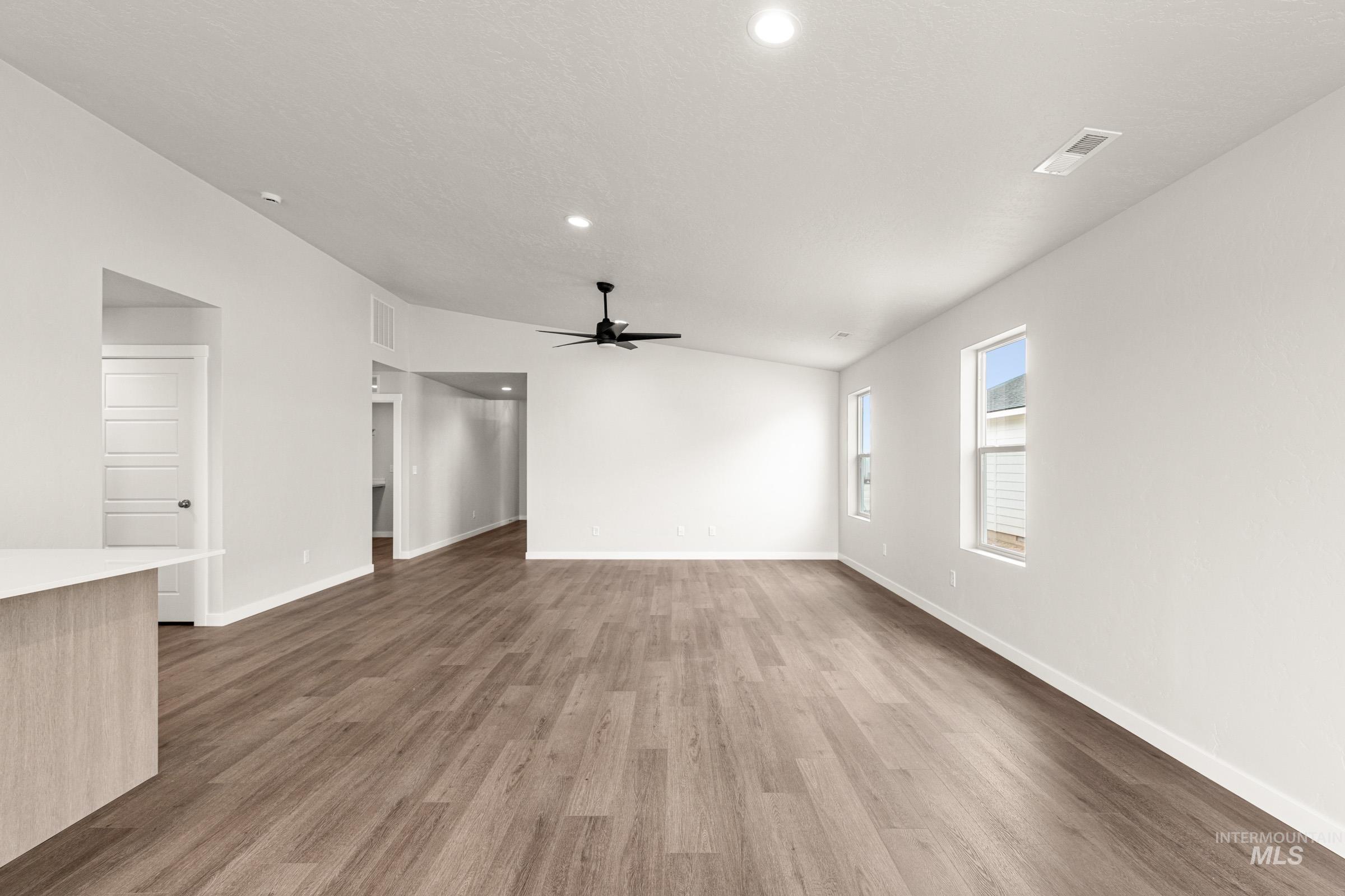 5270 E Phelps Lake Dr, Nampa, Idaho 83687, 4 Bedrooms, 2 Bathrooms, Residential For Sale, Price $449,990, 98979251