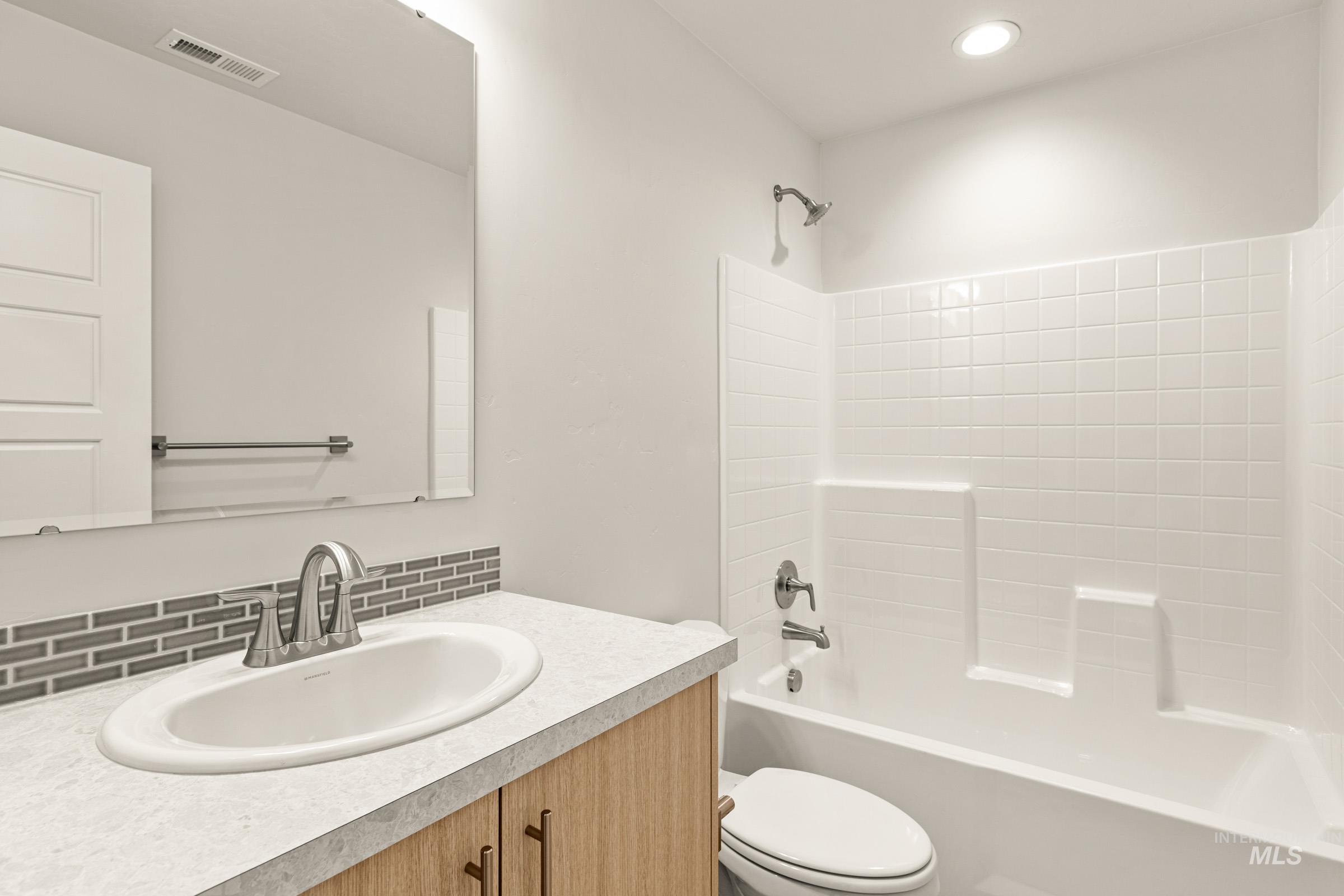 5284 E Phelps Lake Dr, Nampa, Idaho 83687, 3 Bedrooms, 2 Bathrooms, Residential For Sale, Price $416,990, 98979253