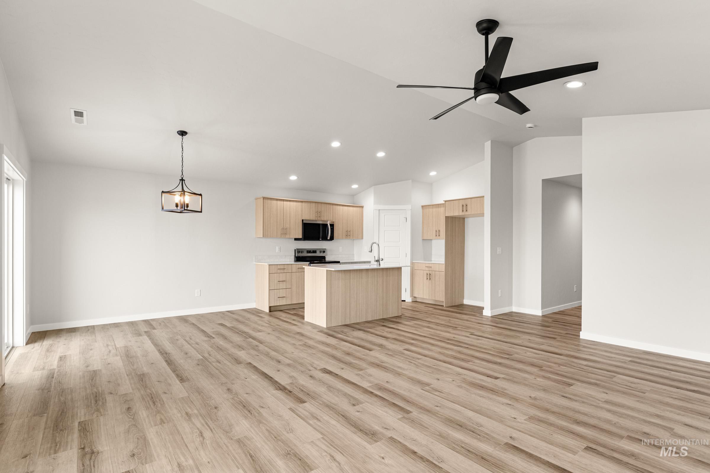 5284 E Phelps Lake Dr, Nampa, Idaho 83687, 3 Bedrooms, 2 Bathrooms, Residential For Sale, Price $416,990, 98979253