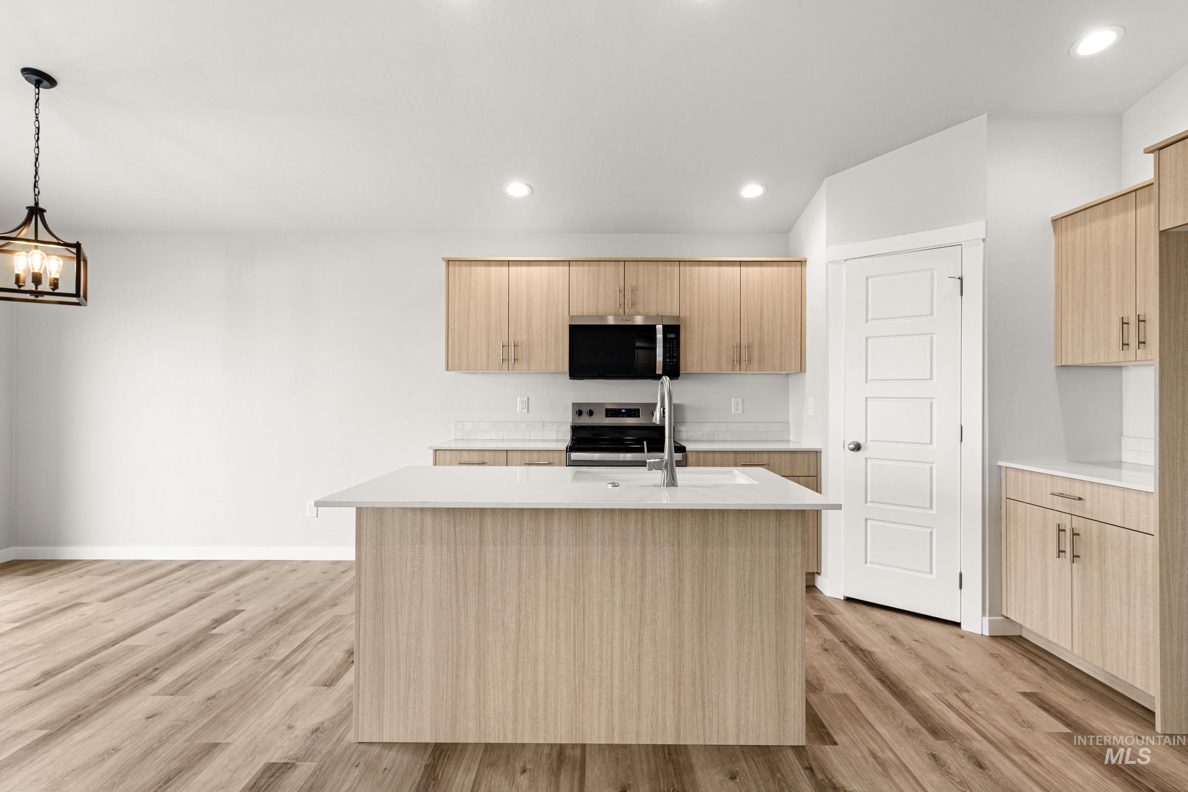 5284 E Phelps Lake Dr, Nampa, Idaho 83687, 3 Bedrooms, 2 Bathrooms, Residential For Sale, Price $416,990, 98979253