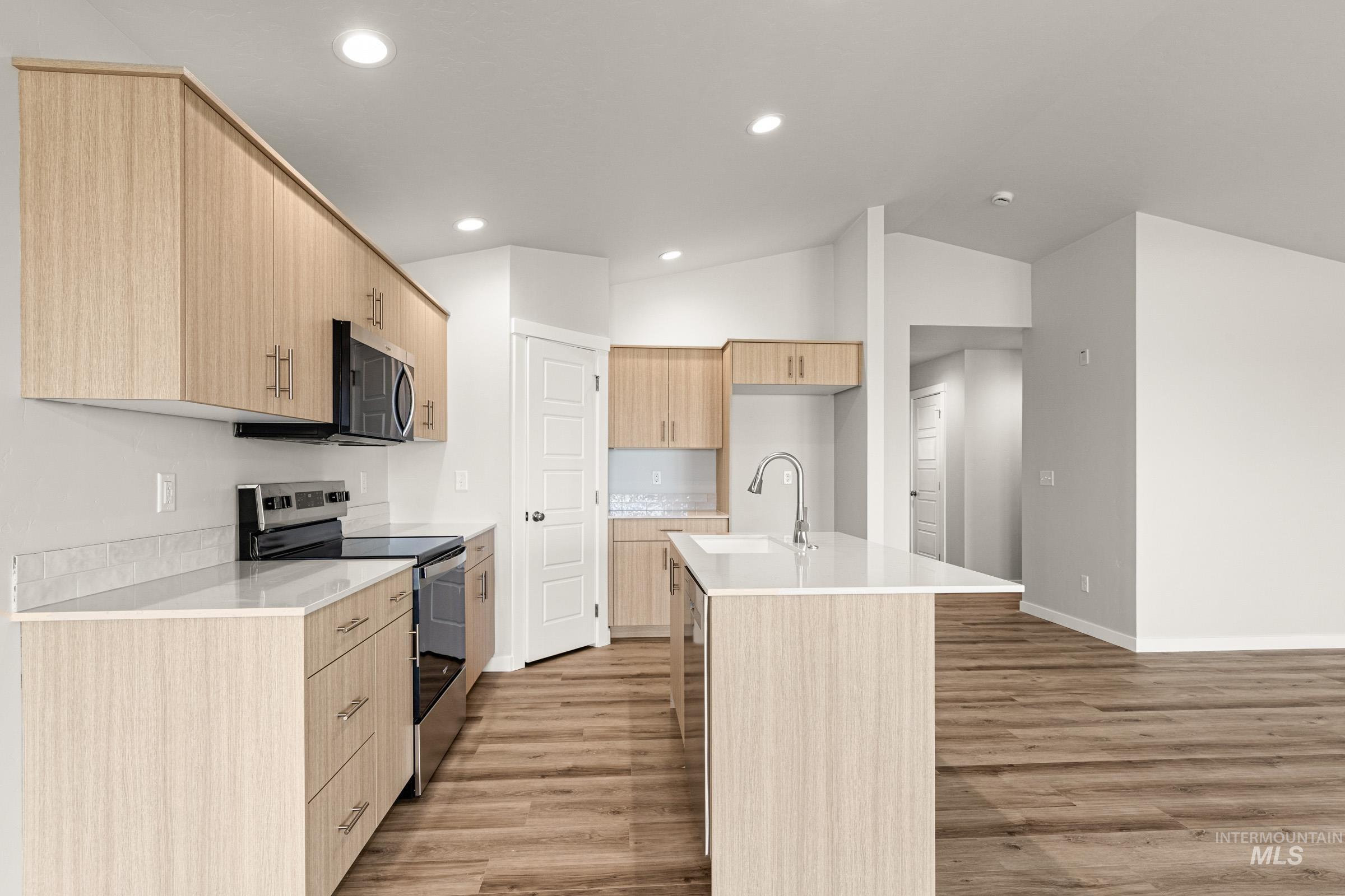 5284 E Phelps Lake Dr, Nampa, Idaho 83687, 3 Bedrooms, 2 Bathrooms, Residential For Sale, Price $416,990, 98979253