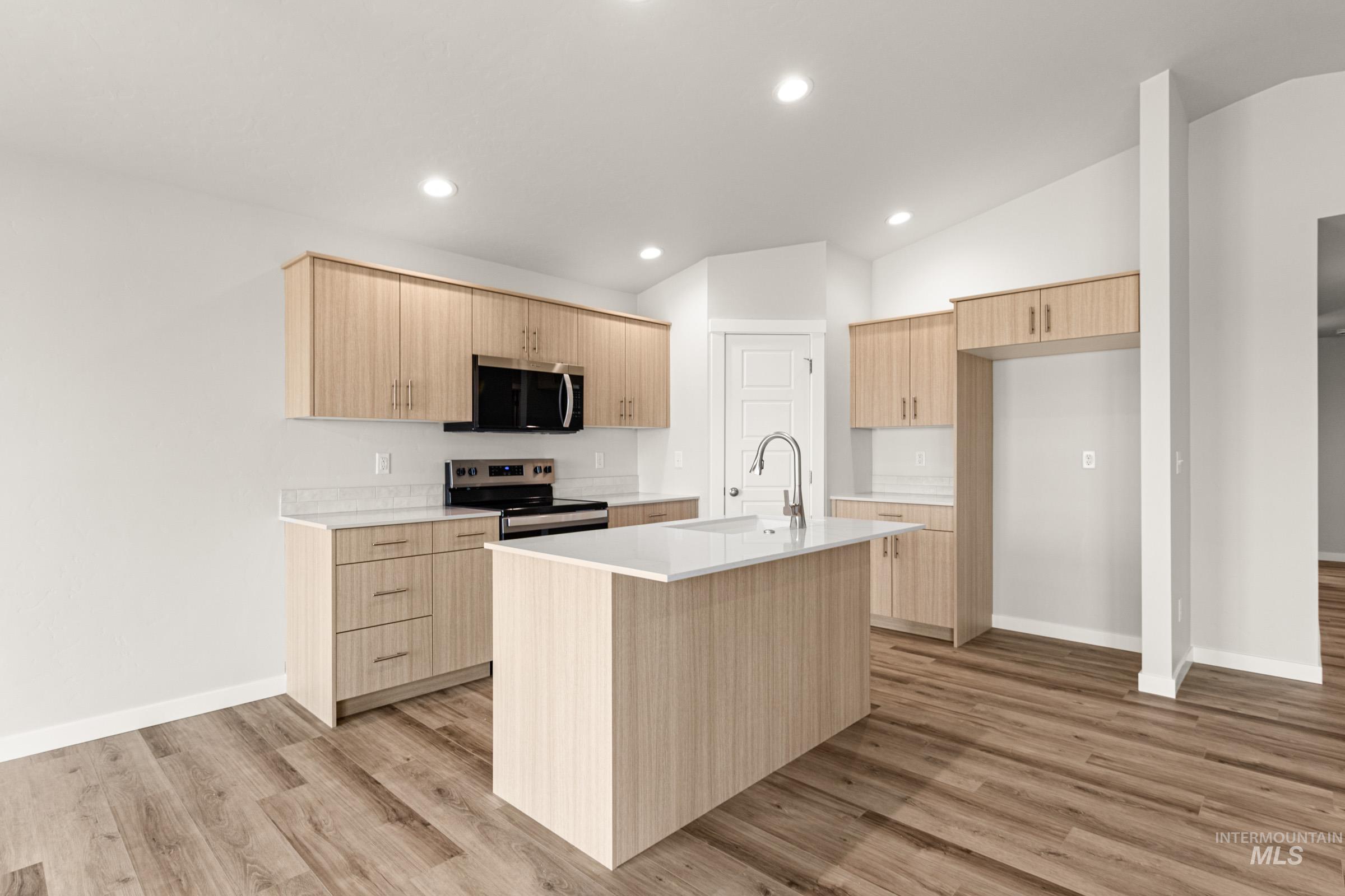 5284 E Phelps Lake Dr, Nampa, Idaho 83687, 3 Bedrooms, 2 Bathrooms, Residential For Sale, Price $416,990, 98979253