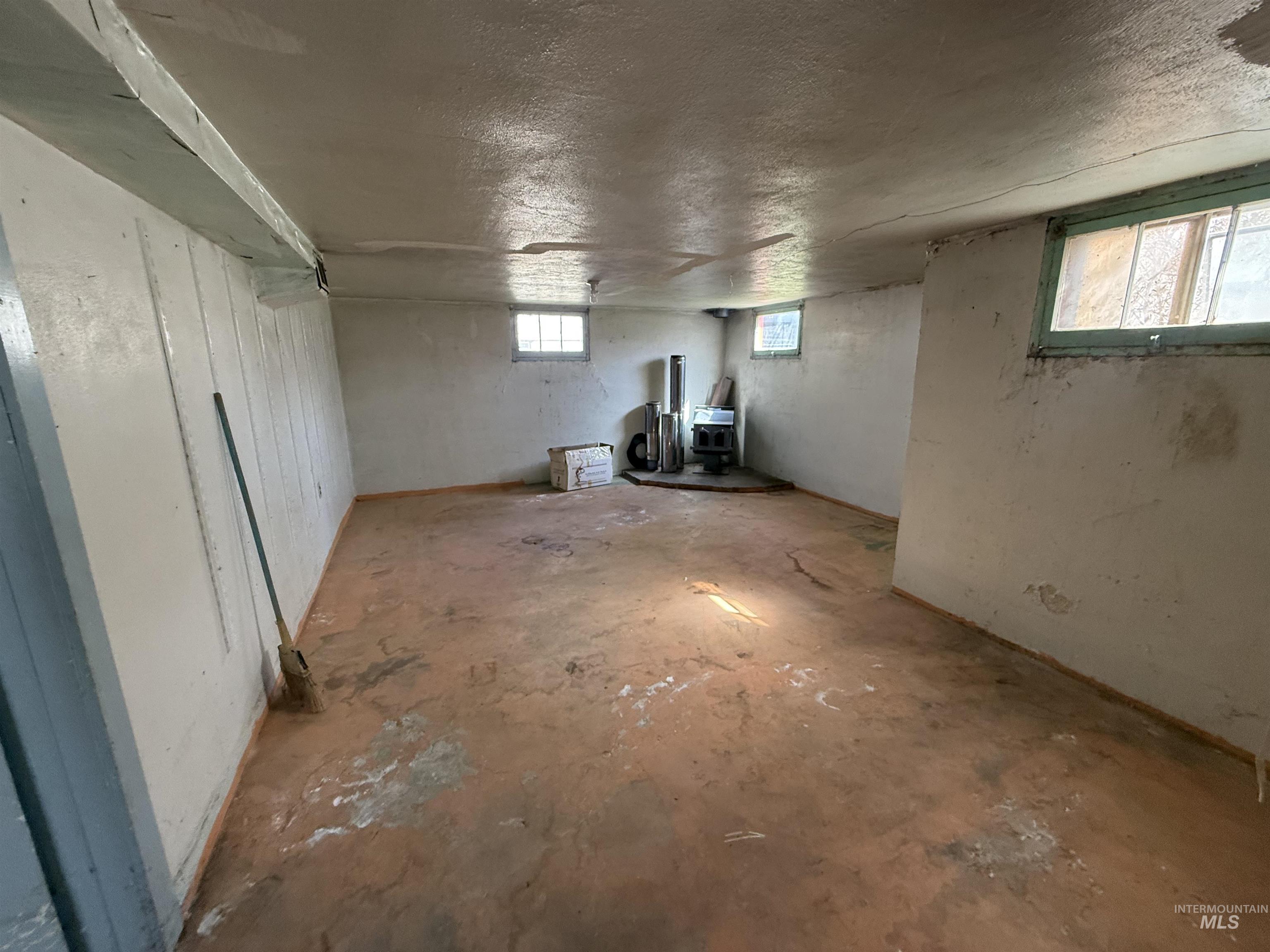 319 20th Ave South, Nampa, Idaho 83651, 3 Bedrooms, 2 Bathrooms, Residential For Sale, Price $179,900,MLS 98979257