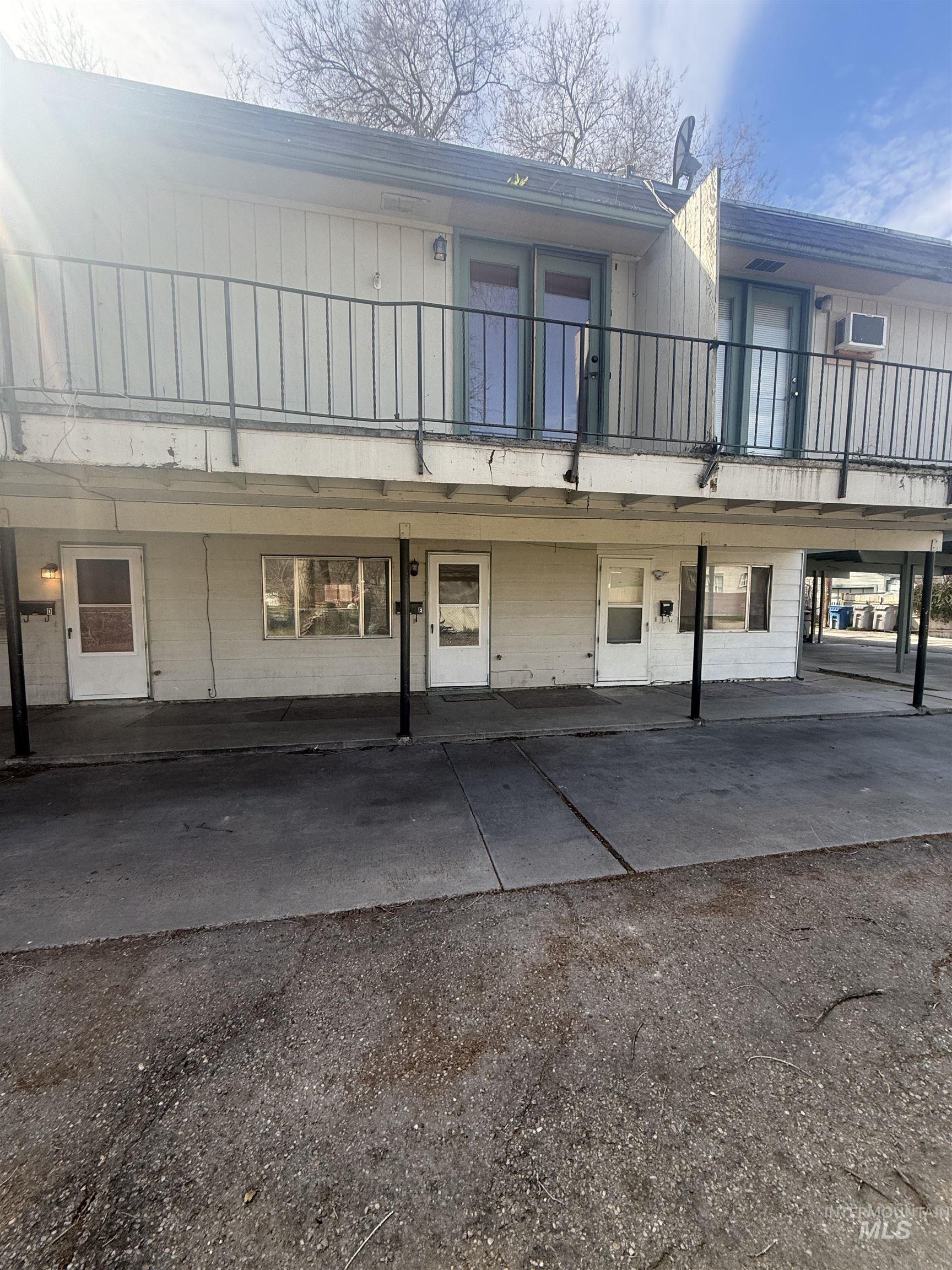 411 15th Ave South, Nampa, Idaho 83651, 2 Bedrooms, 1.5 Bathrooms, Residential For Sale, Price $99,900,MLS 98979258