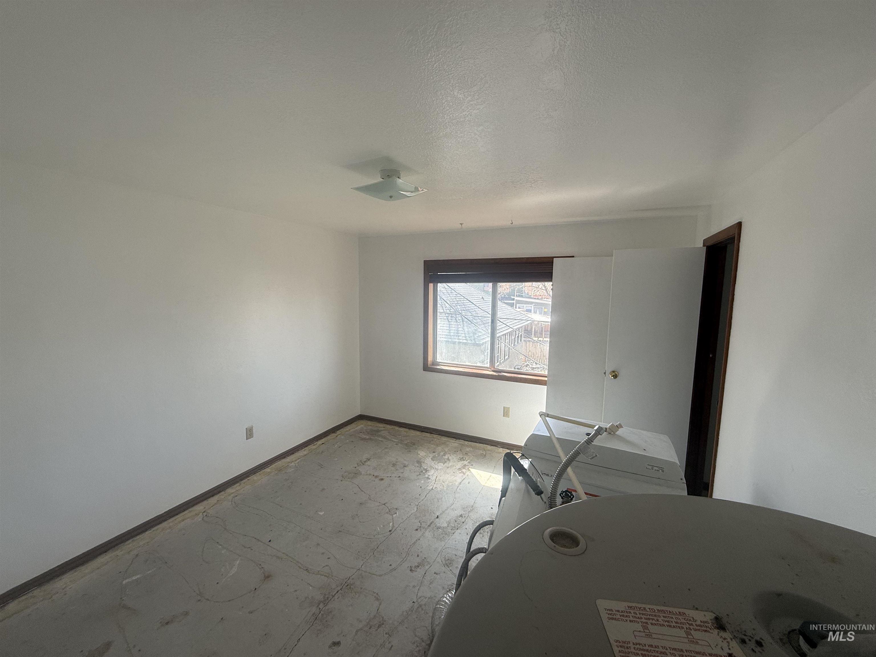 411 15th Ave South, Nampa, Idaho 83651, 2 Bedrooms, 1.5 Bathrooms, Residential For Sale, Price $99,900,MLS 98979258