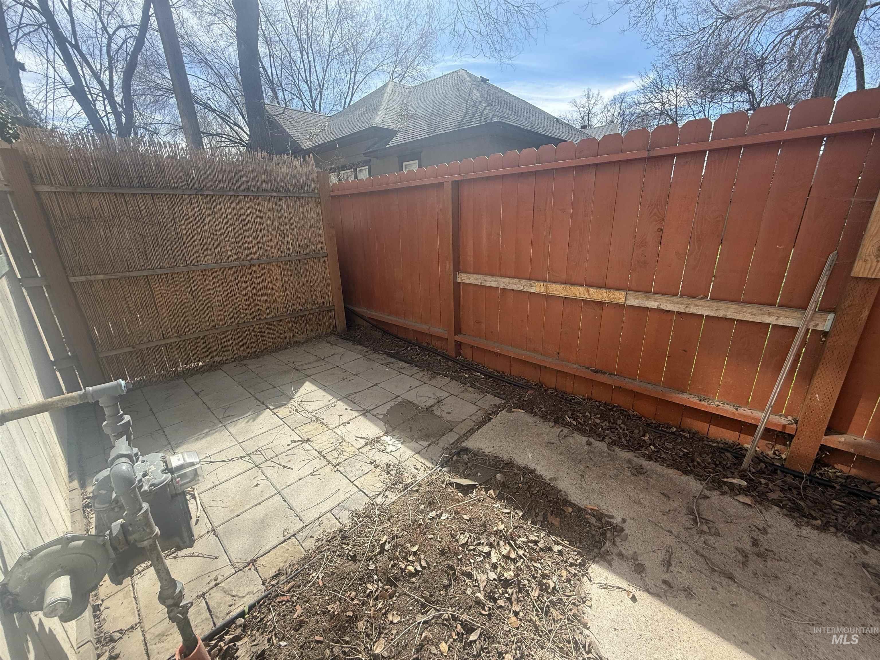 411 15th Ave South, Nampa, Idaho 83651, 2 Bedrooms, 1.5 Bathrooms, Residential For Sale, Price $99,900,MLS 98979258