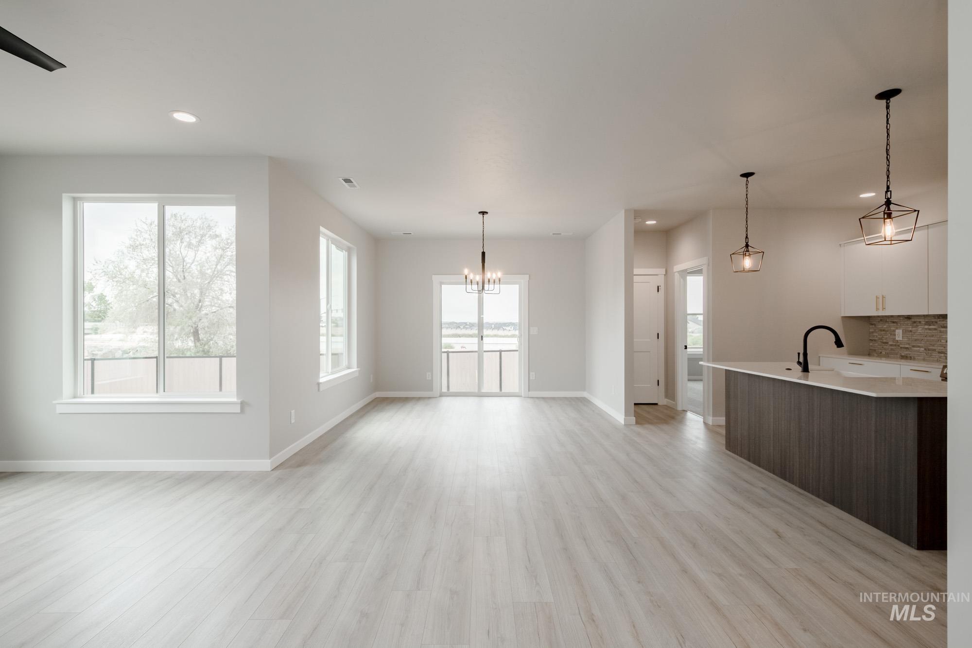 2181 S Border Way, Meridian, Idaho 83642, 4 Bedrooms, 2 Bathrooms, Residential For Sale, Price $529,990, 98979259