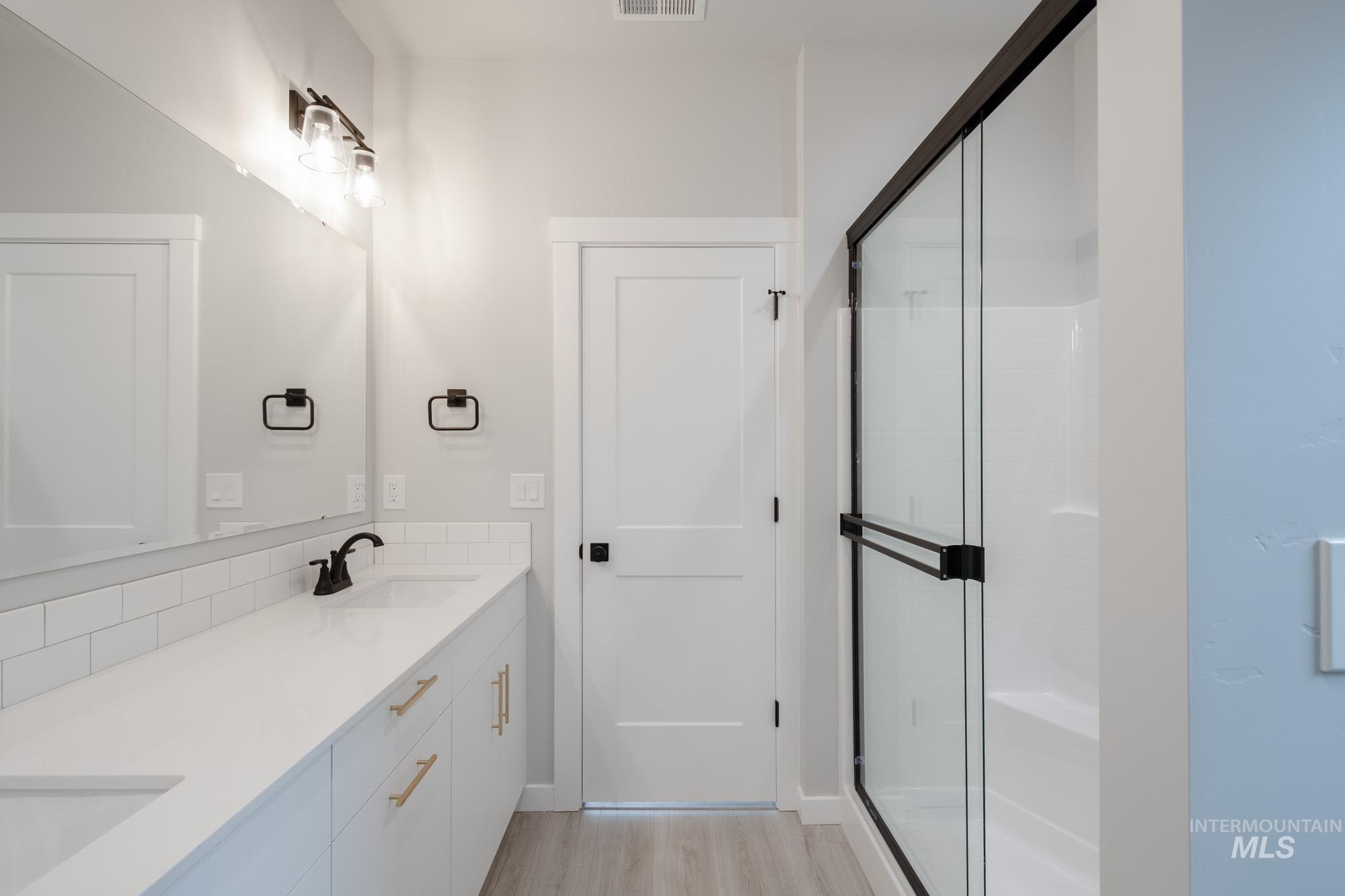 2181 S Border Way, Meridian, Idaho 83642, 4 Bedrooms, 2 Bathrooms, Residential For Sale, Price $529,990, 98979259