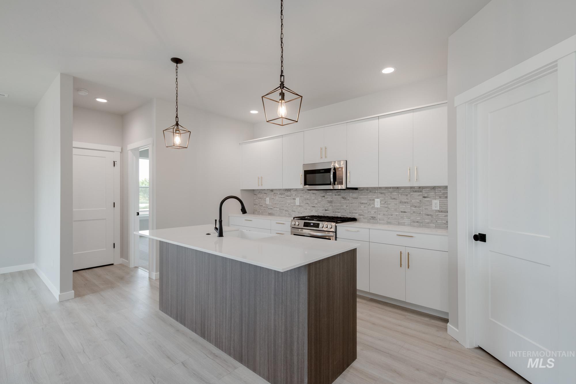 2181 S Border Way, Meridian, Idaho 83642, 4 Bedrooms, 2 Bathrooms, Residential For Sale, Price $529,990, 98979259