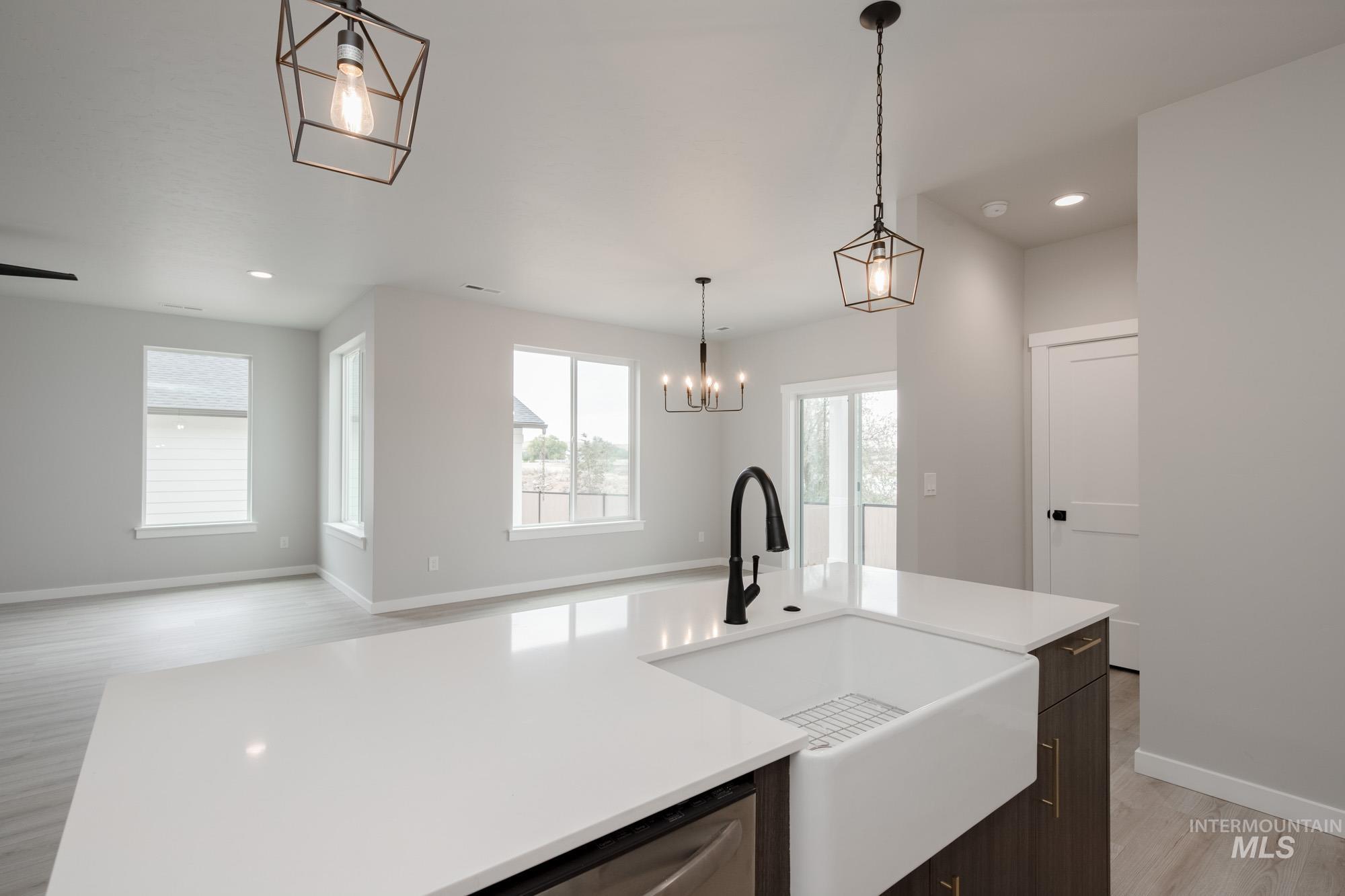 2181 S Border Way, Meridian, Idaho 83642, 4 Bedrooms, 2 Bathrooms, Residential For Sale, Price $529,990, 98979259