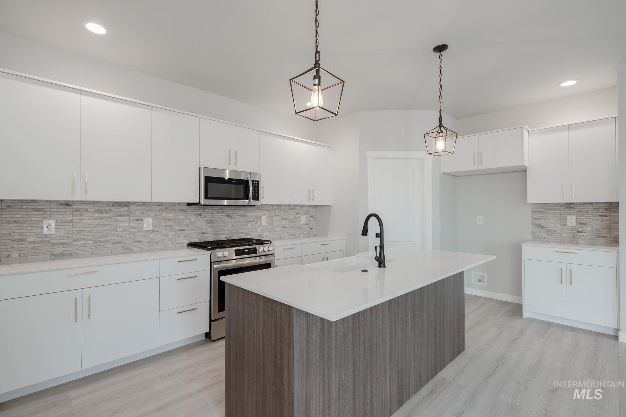 2181 S Border Way, Meridian, Idaho 83642, 4 Bedrooms, 2 Bathrooms, Residential For Sale, Price $529,990, 98979259