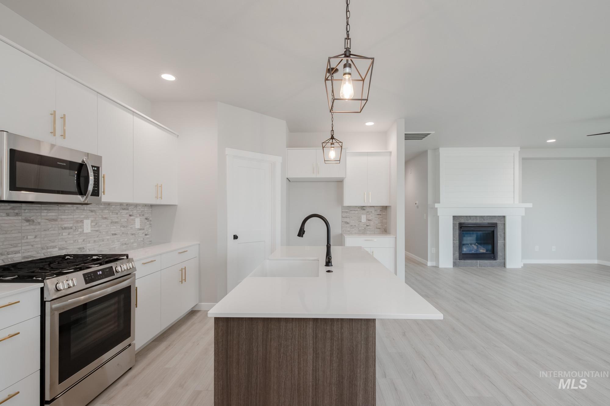 2181 S Border Way, Meridian, Idaho 83642, 4 Bedrooms, 2 Bathrooms, Residential For Sale, Price $529,990, 98979259