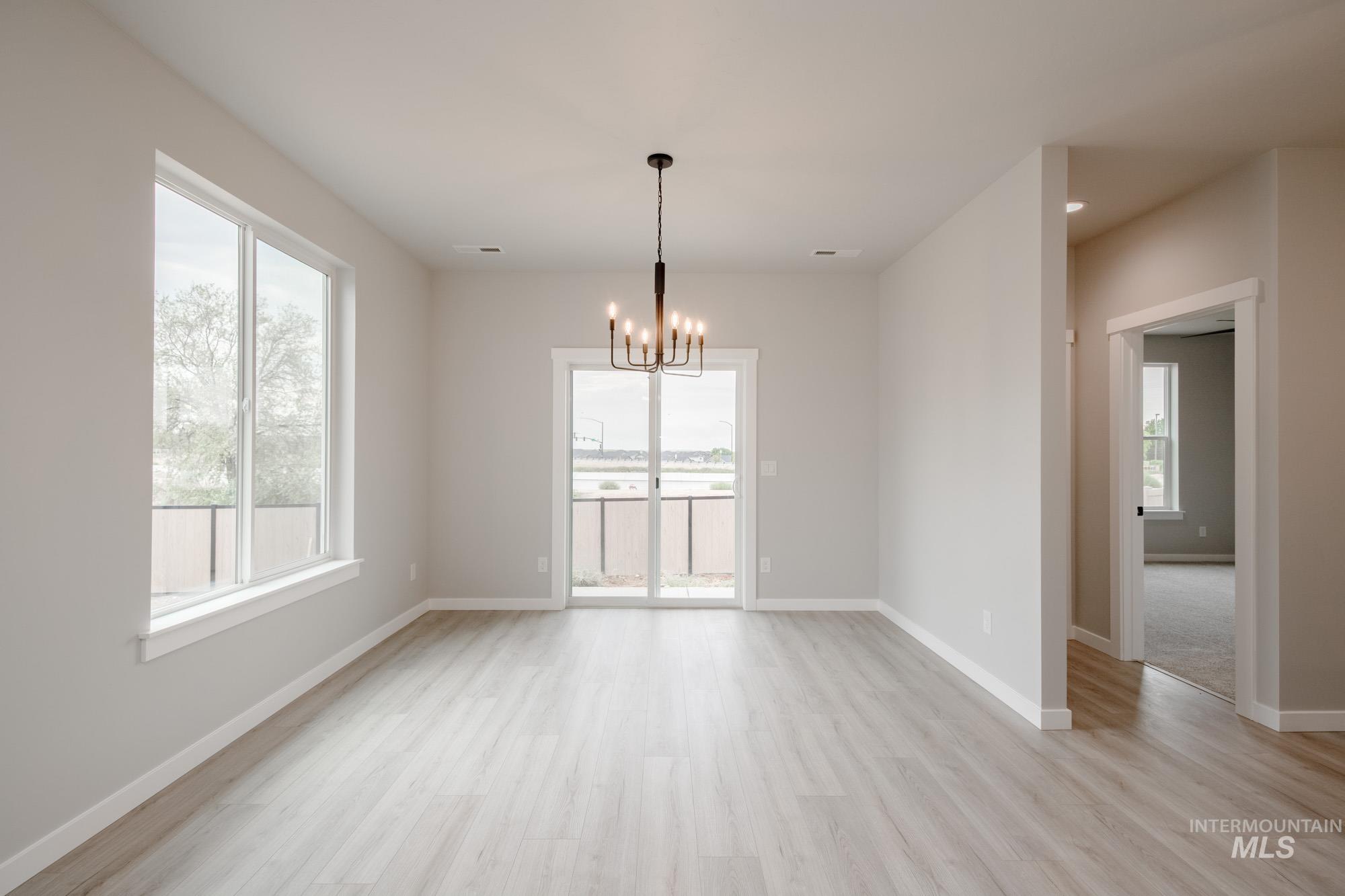 2181 S Border Way, Meridian, Idaho 83642, 4 Bedrooms, 2 Bathrooms, Residential For Sale, Price $529,990, 98979259