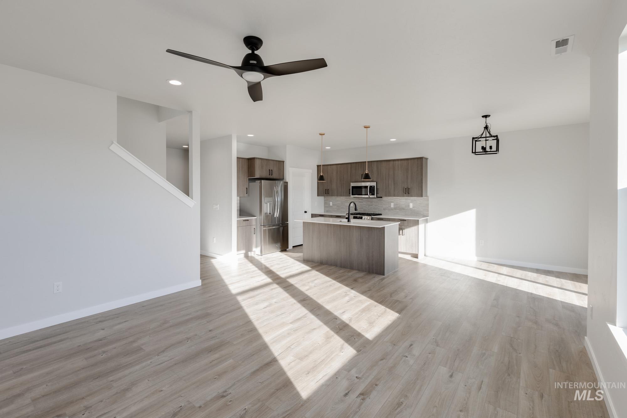 2216 S Border Way, Meridian, Idaho 83642, 3 Bedrooms, 2.5 Bathrooms, Residential For Sale, Price $489,990, 98979261