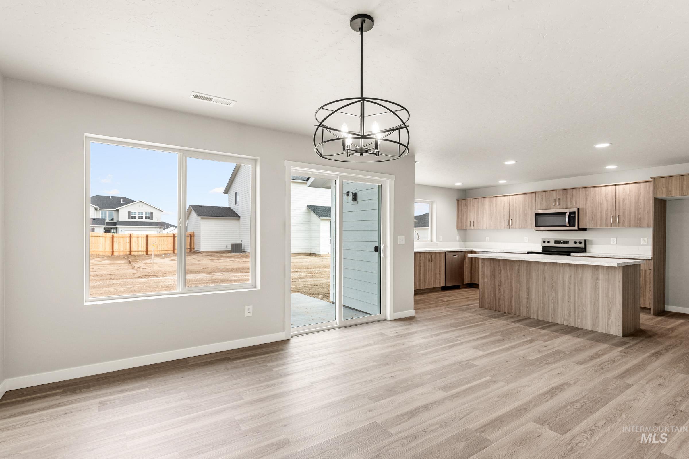 13686 Inman Ct, Caldwell, Idaho 83607, 5 Bedrooms, 2.5 Bathrooms, Residential For Sale, Price $484,990, 98979264