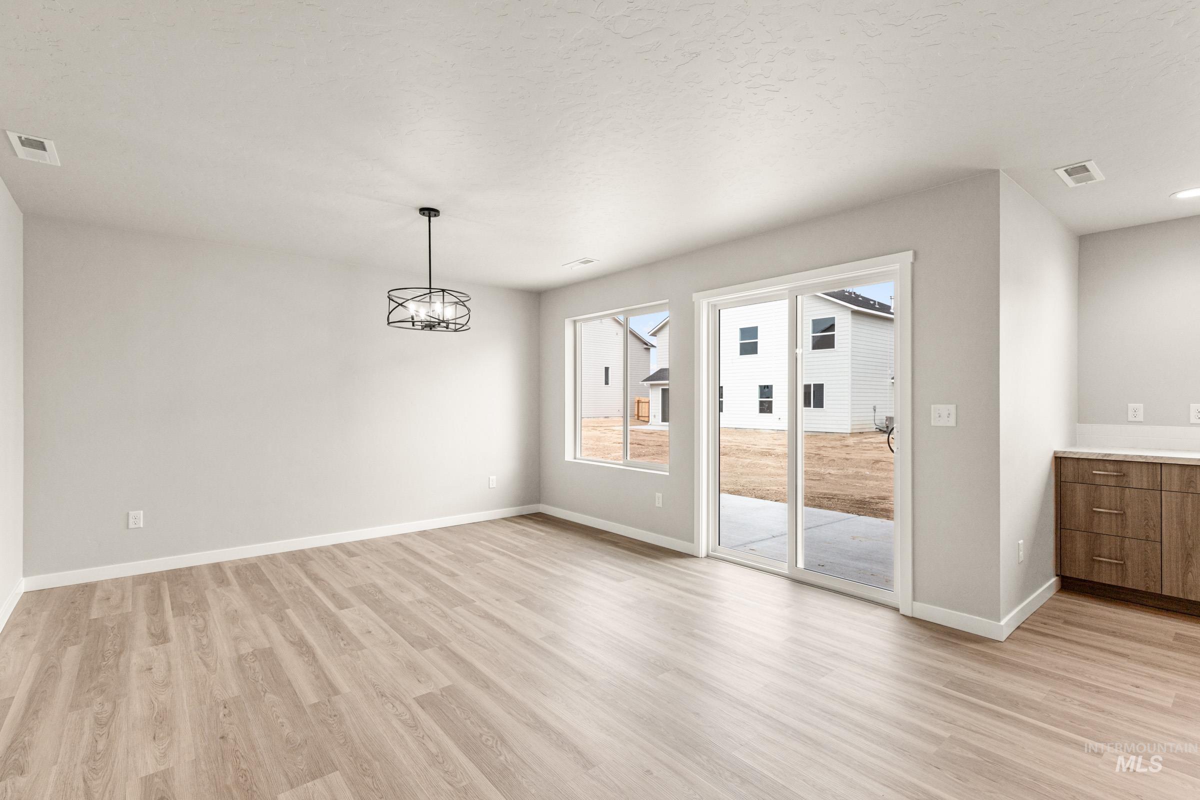 13686 Inman Ct, Caldwell, Idaho 83607, 5 Bedrooms, 2.5 Bathrooms, Residential For Sale, Price $484,990, 98979264