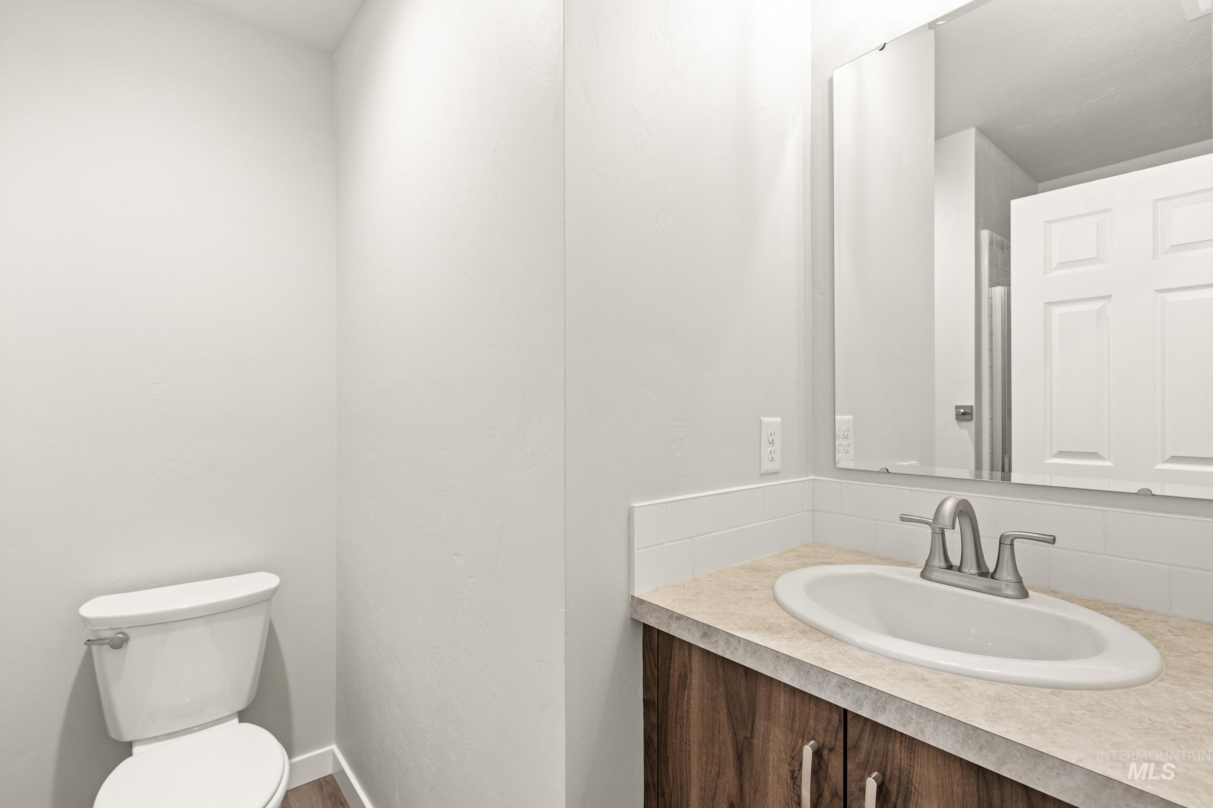 13704 Redway Ct, Caldwell, Idaho 83607, 5 Bedrooms, 3 Bathrooms, Residential For Sale, Price $474,990, 98979265