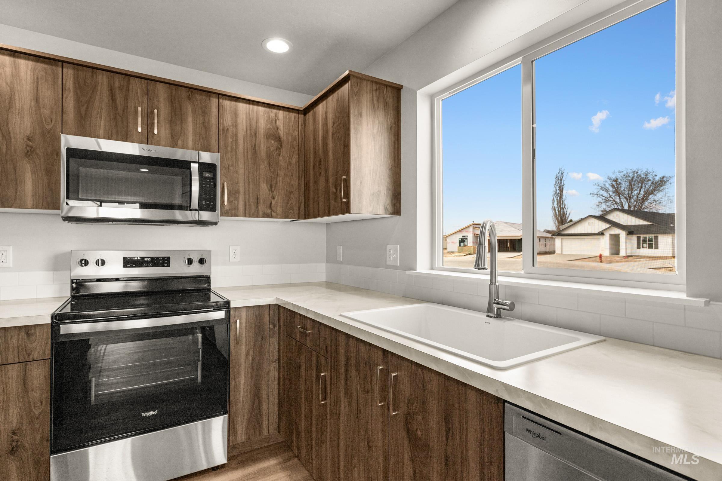 13704 Redway Ct, Caldwell, Idaho 83607, 5 Bedrooms, 3 Bathrooms, Residential For Sale, Price $474,990, 98979265