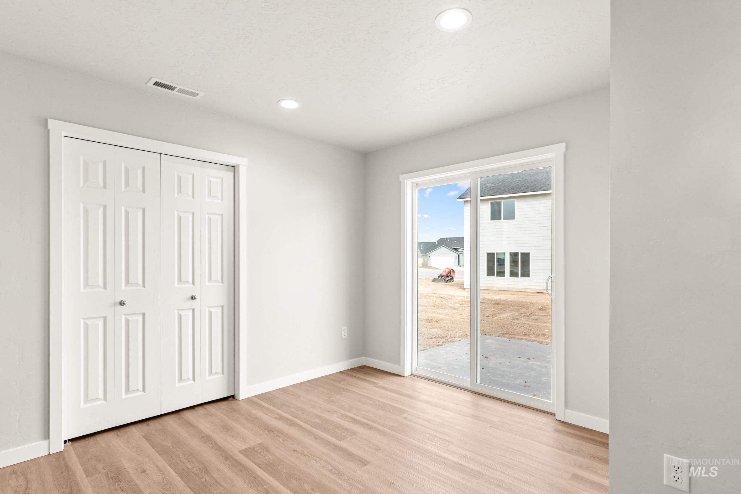 13704 Redway Ct, Caldwell, Idaho 83607, 5 Bedrooms, 3 Bathrooms, Residential For Sale, Price $474,990, 98979265