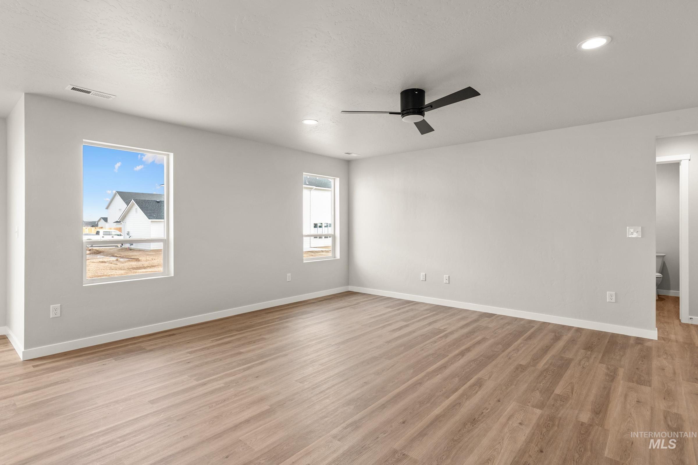 13704 Redway Ct, Caldwell, Idaho 83607, 5 Bedrooms, 3 Bathrooms, Residential For Sale, Price $474,990, 98979265