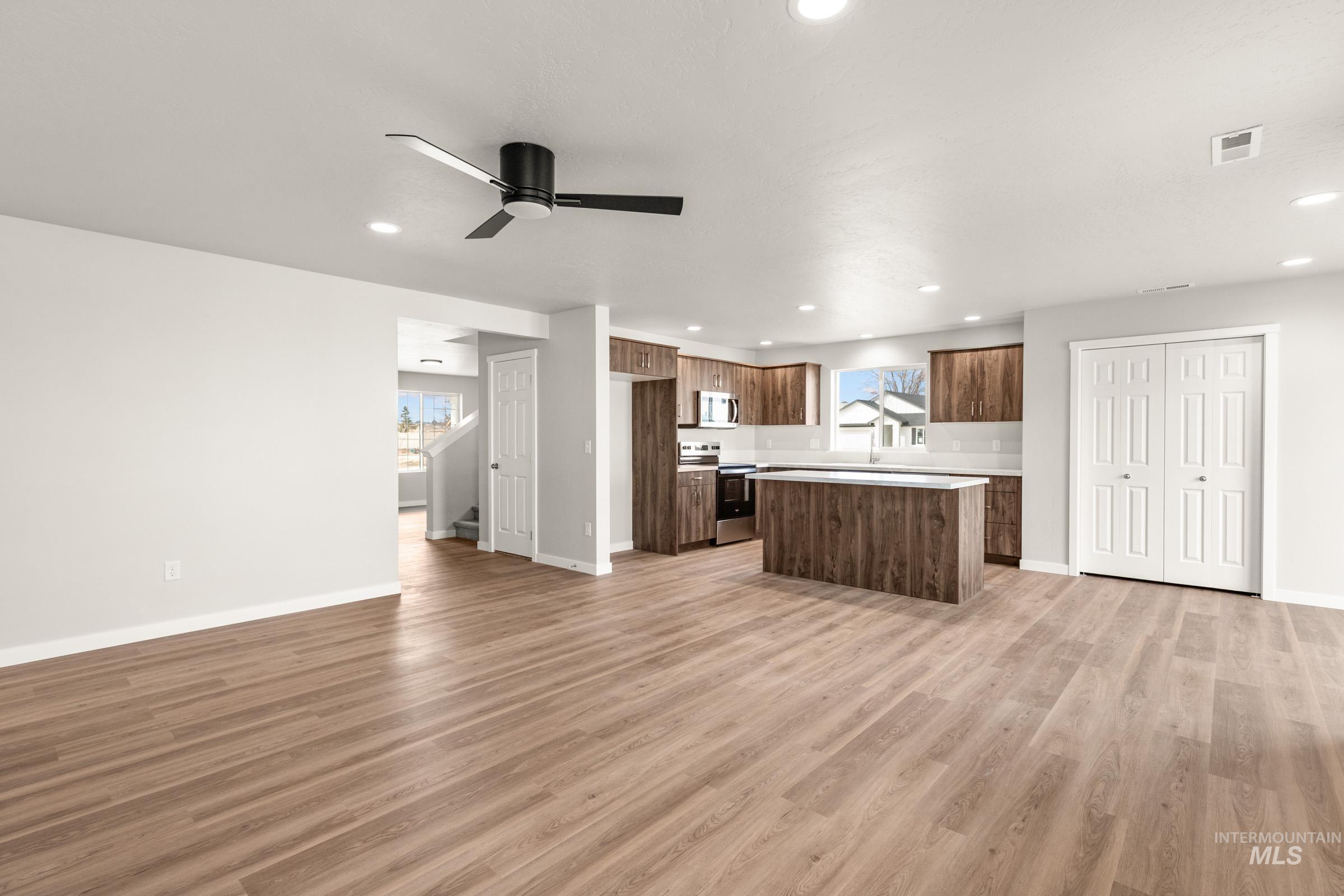 13704 Redway Ct, Caldwell, Idaho 83607, 5 Bedrooms, 3 Bathrooms, Residential For Sale, Price $474,990, 98979265