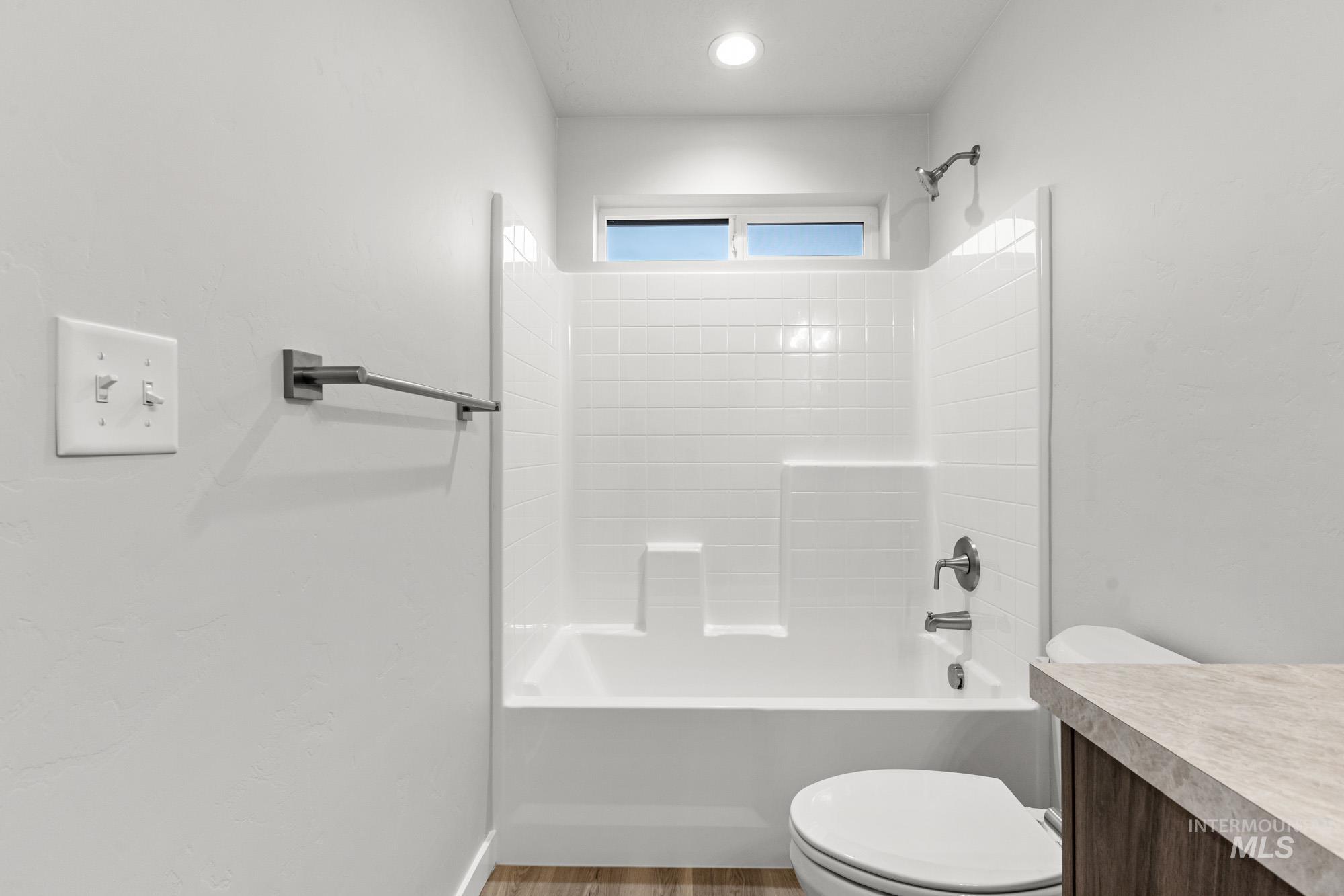 13716 Redway Ct, Caldwell, Idaho 83607, 3 Bedrooms, 2.5 Bathrooms, Residential For Sale, Price $429,990, 98979266