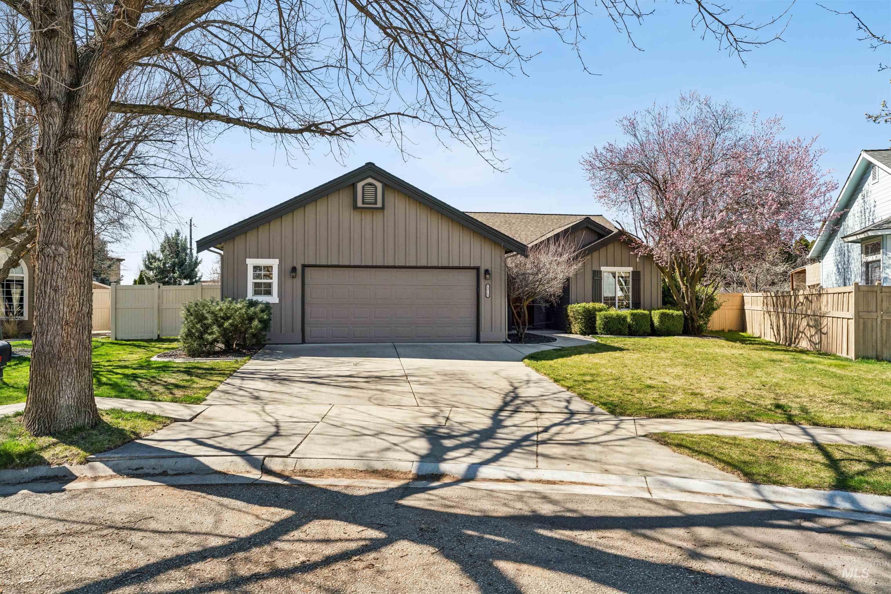 13713 W Elmspring St, Boise, Idaho 83713-1391, 3 Bedrooms, 2 Bathrooms, Residential For Sale, Price $518,000,MLS 98979269