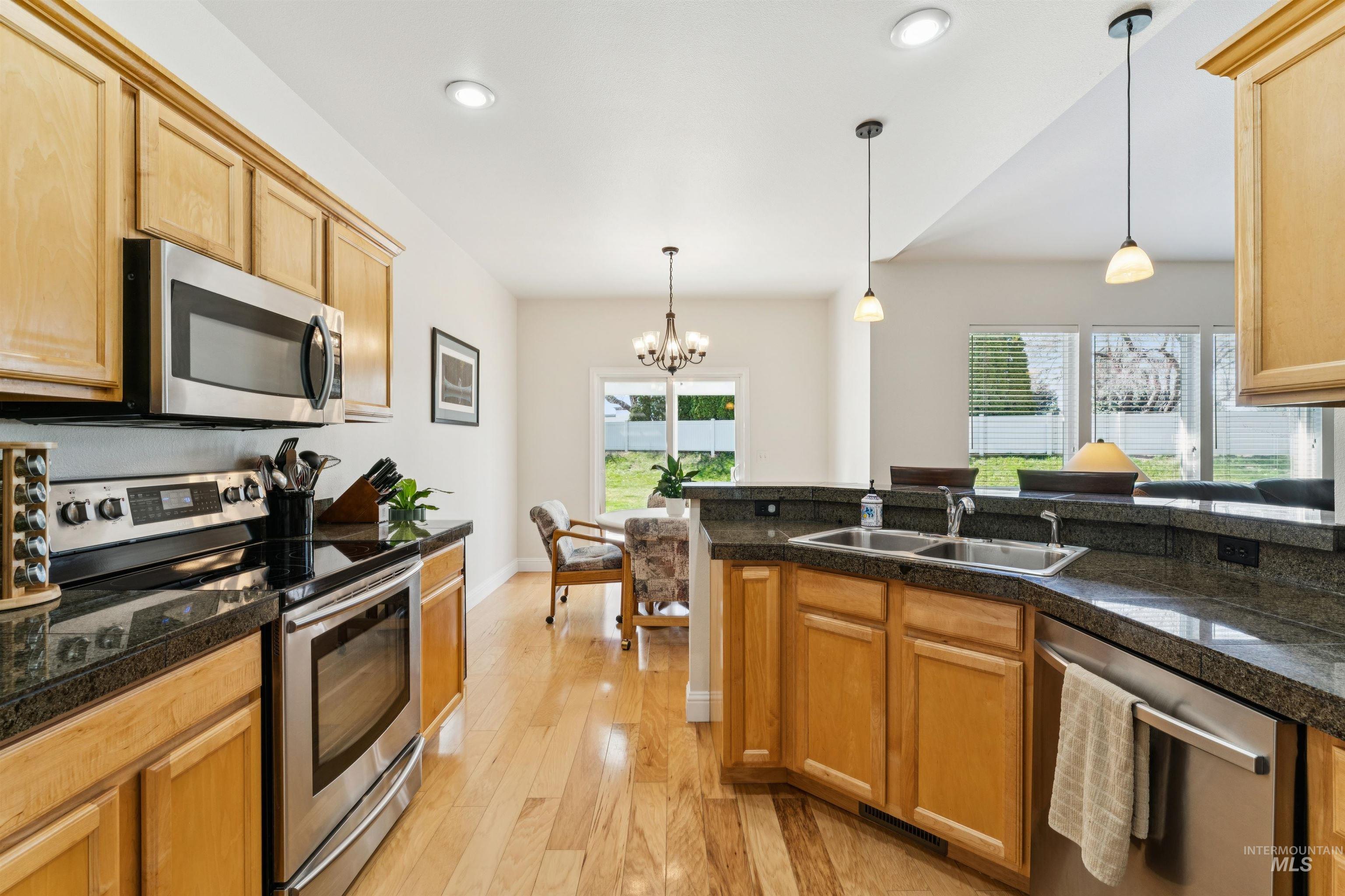 13713 W Elmspring St, Boise, Idaho 83713-1391, 3 Bedrooms, 2 Bathrooms, Residential For Sale, Price $518,000,MLS 98979269