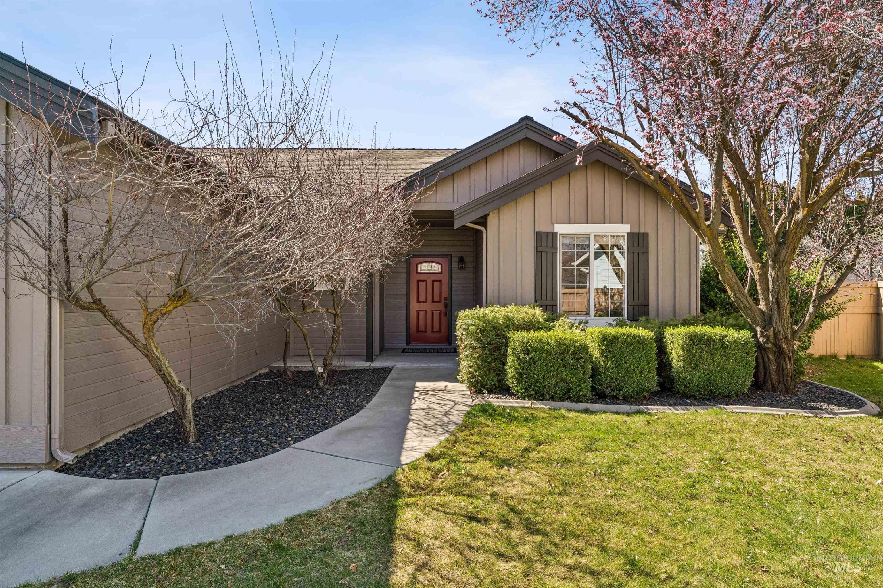 13713 W Elmspring St, Boise, Idaho 83713-1391, 3 Bedrooms, 2 Bathrooms, Residential For Sale, Price $518,000,MLS 98979269