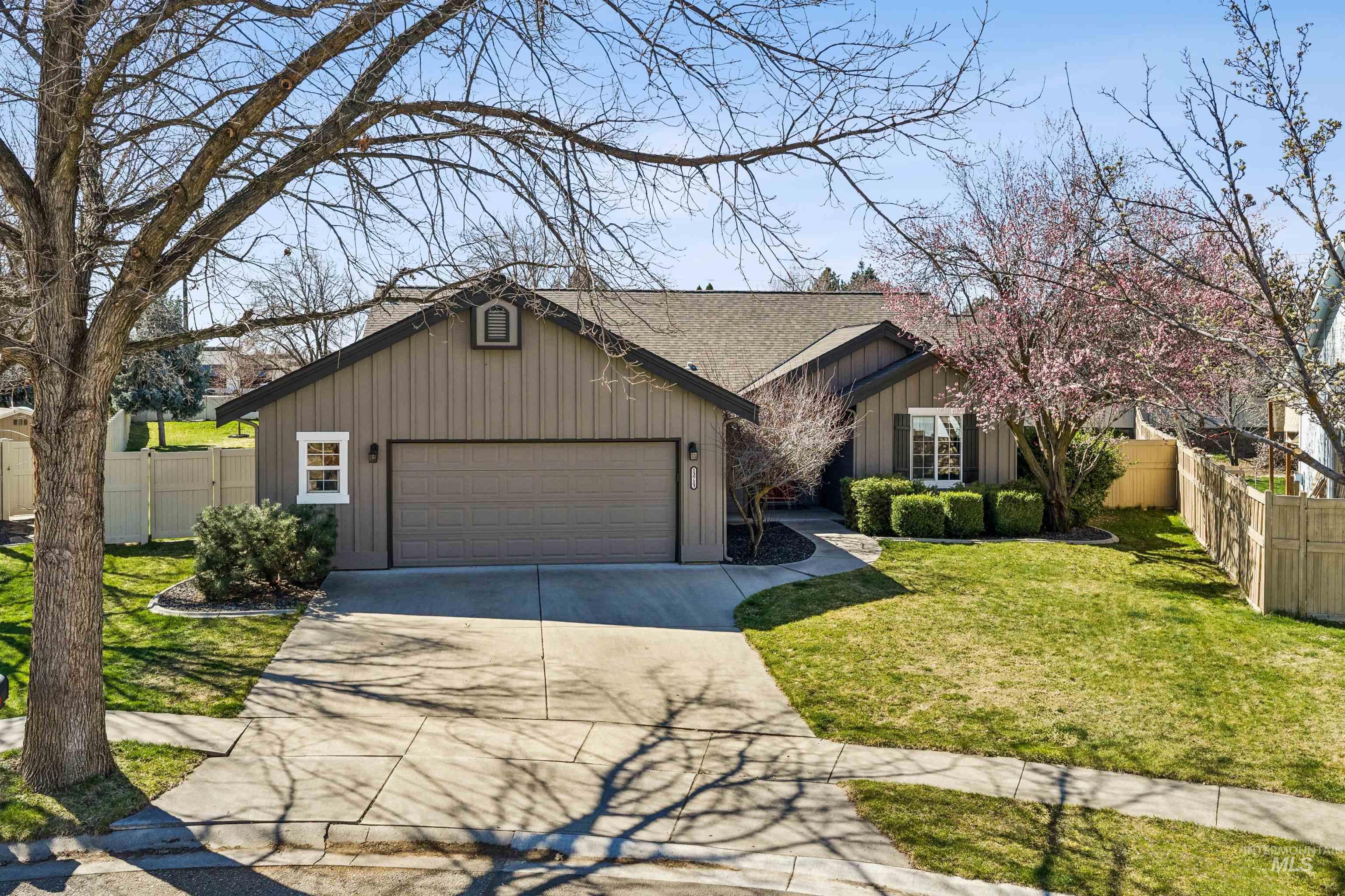 13713 W Elmspring St, Boise, Idaho 83713-1391, 3 Bedrooms, 2 Bathrooms, Residential For Sale, Price $518,000,MLS 98979269