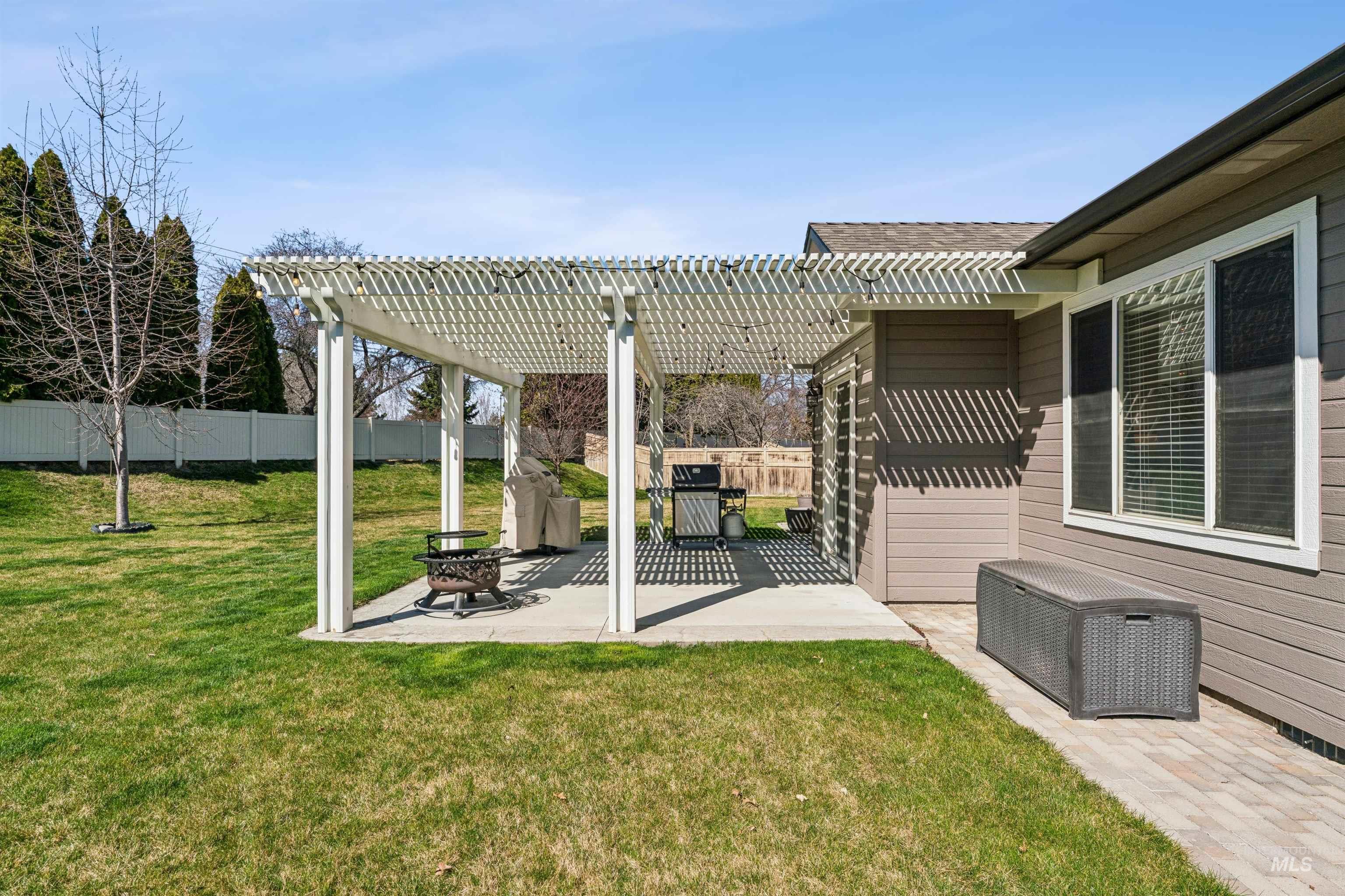 13713 W Elmspring St, Boise, Idaho 83713-1391, 3 Bedrooms, 2 Bathrooms, Residential For Sale, Price $518,000,MLS 98979269