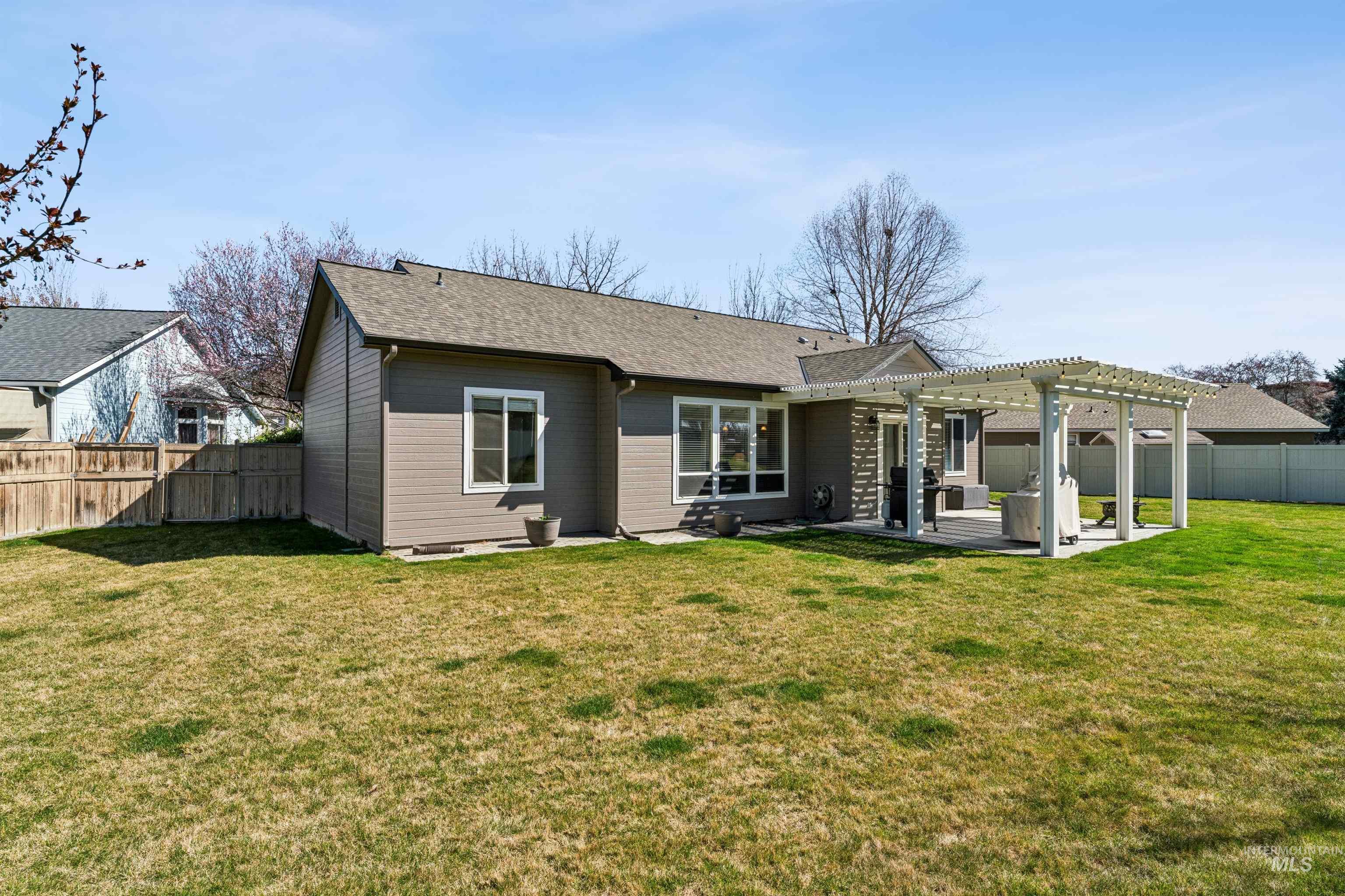 13713 W Elmspring St, Boise, Idaho 83713-1391, 3 Bedrooms, 2 Bathrooms, Residential For Sale, Price $518,000,MLS 98979269