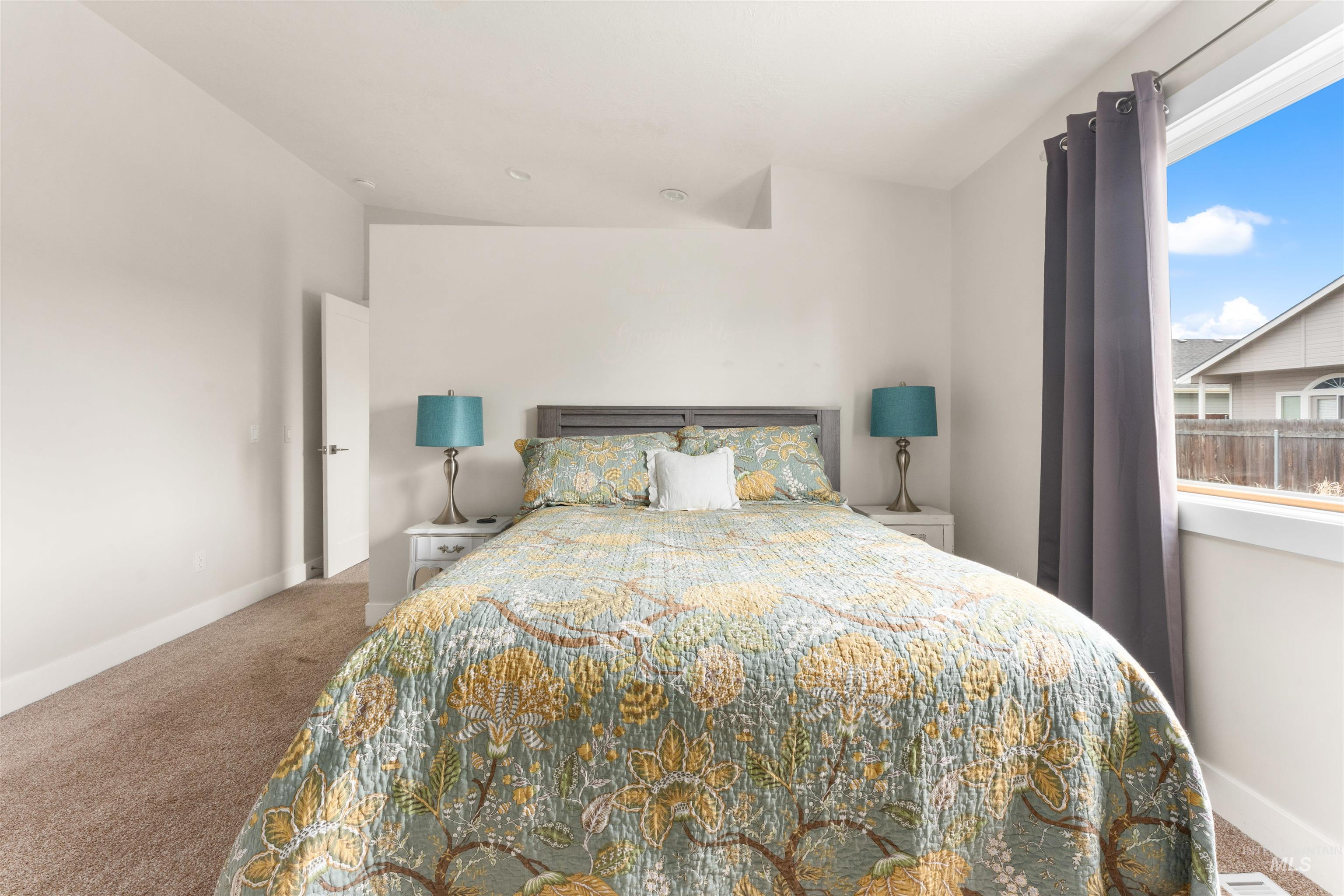 9755 W Woodland Lane, Boise, Idaho 83704, 2 Bedrooms, 2 Bathrooms, Residential For Sale, Price $390,000, 98979270