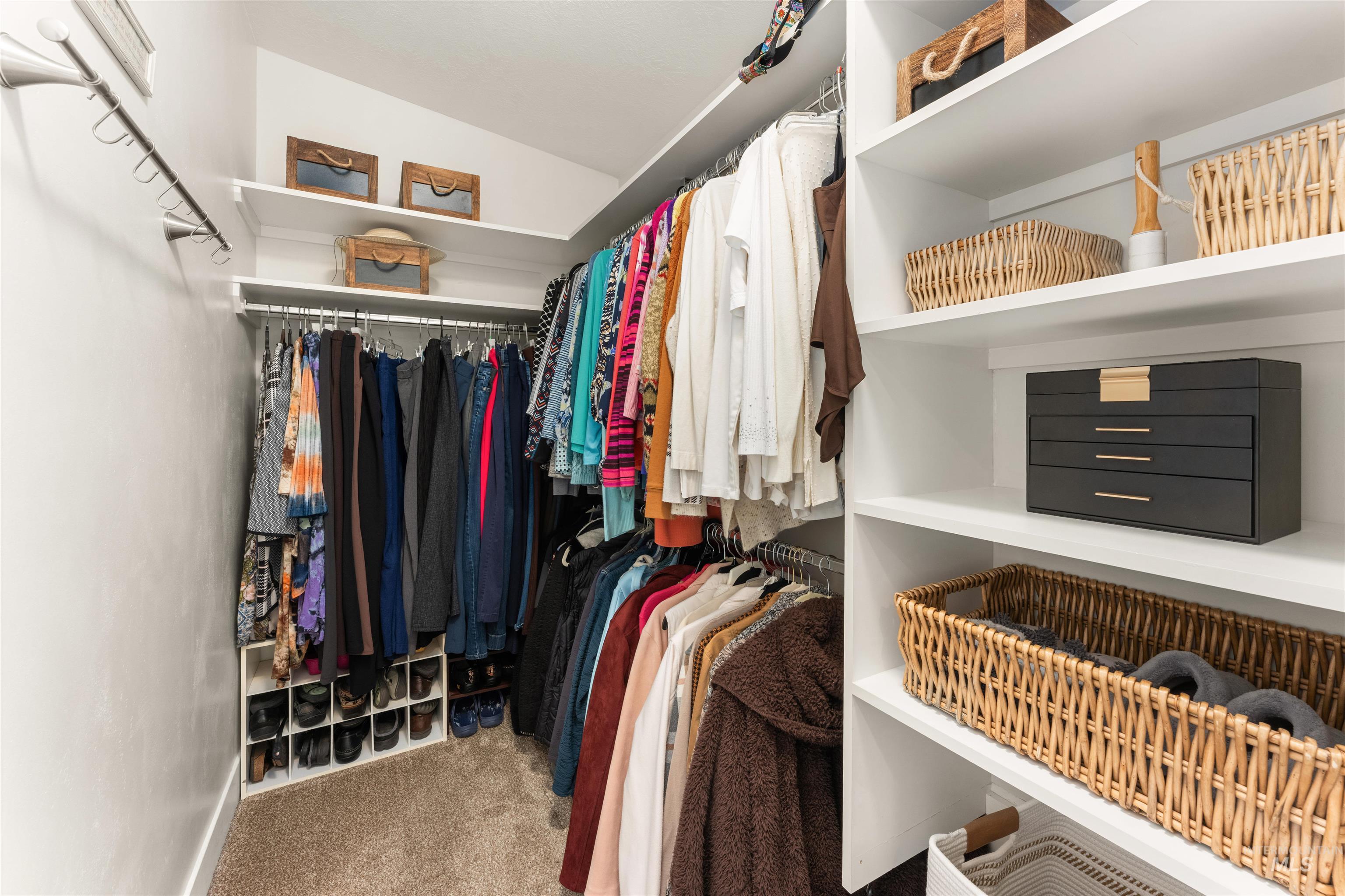 9755 W Woodland Lane, Boise, Idaho 83704, 2 Bedrooms, 2 Bathrooms, Residential For Sale, Price $390,000, 98979270