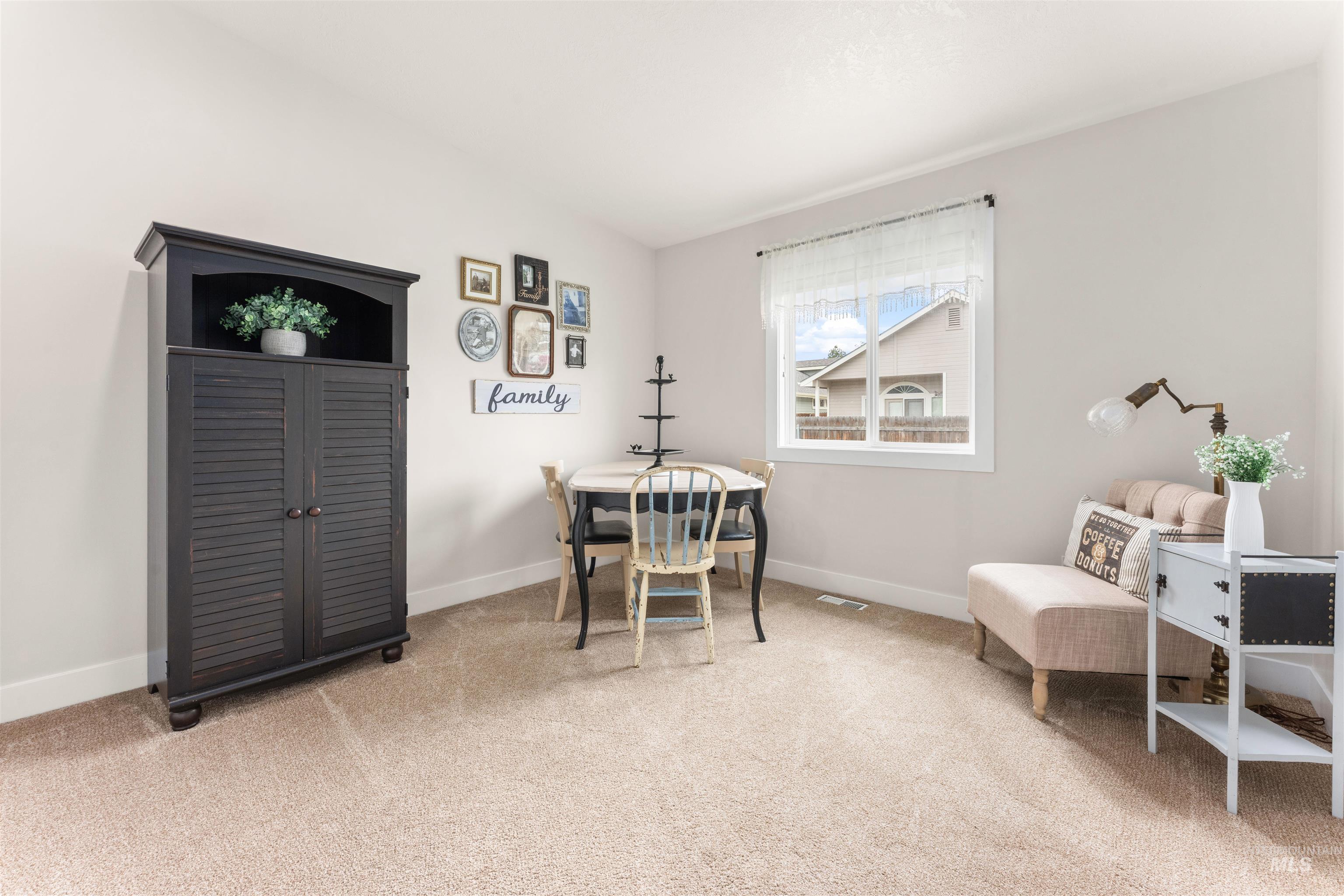 9755 W Woodland Lane, Boise, Idaho 83704, 2 Bedrooms, 2 Bathrooms, Residential For Sale, Price $390,000, 98979270