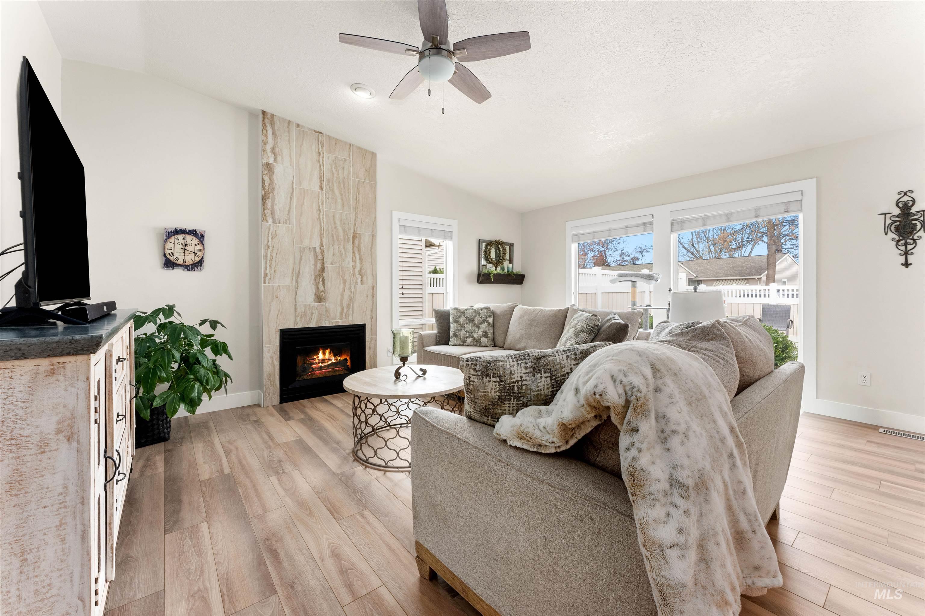 9755 W Woodland Lane, Boise, Idaho 83704, 2 Bedrooms, 2 Bathrooms, Residential For Sale, Price $390,000, 98979270