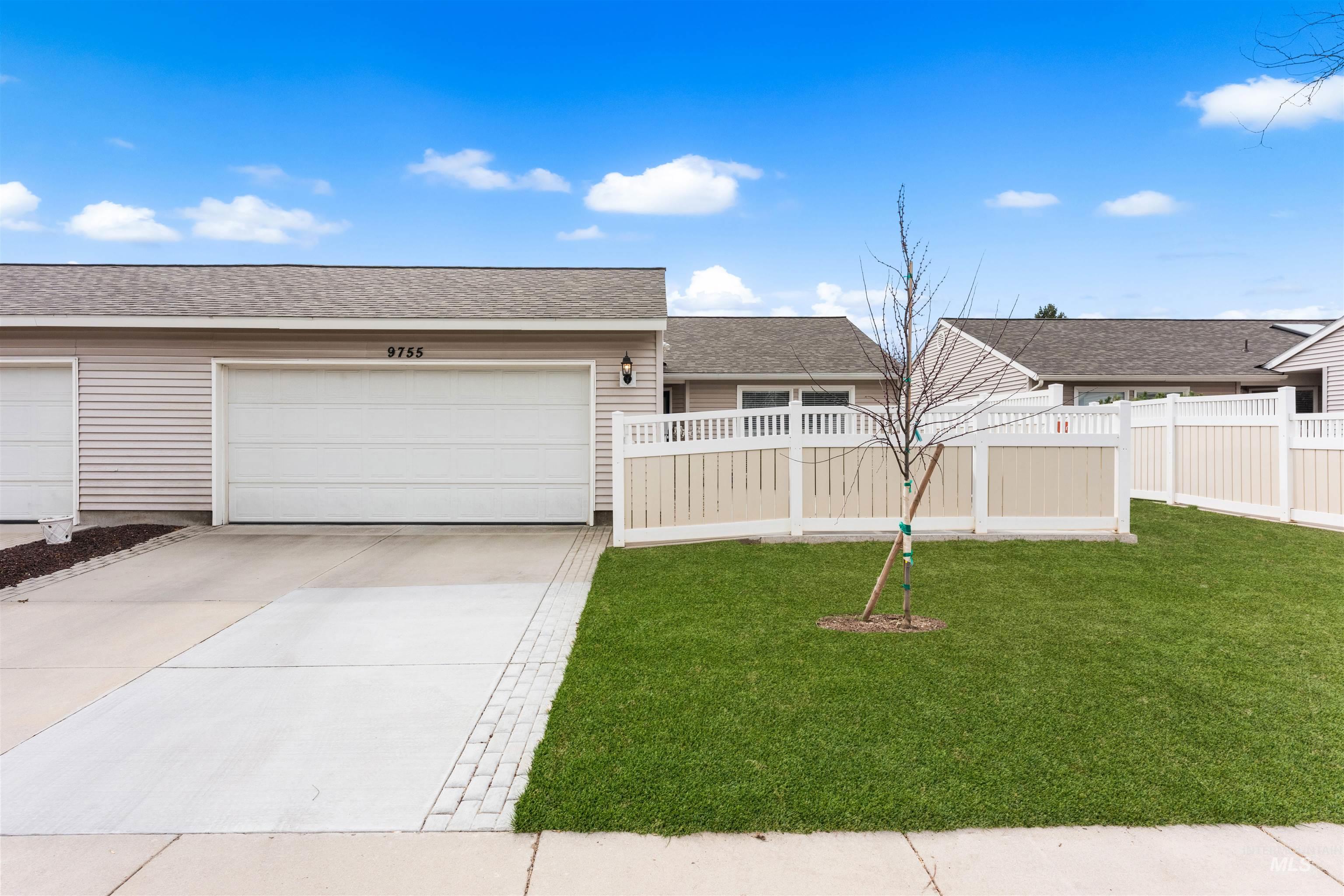 9755 W Woodland Lane, Boise, Idaho 83704, 2 Bedrooms, 2 Bathrooms, Residential For Sale, Price $390,000, 98979270